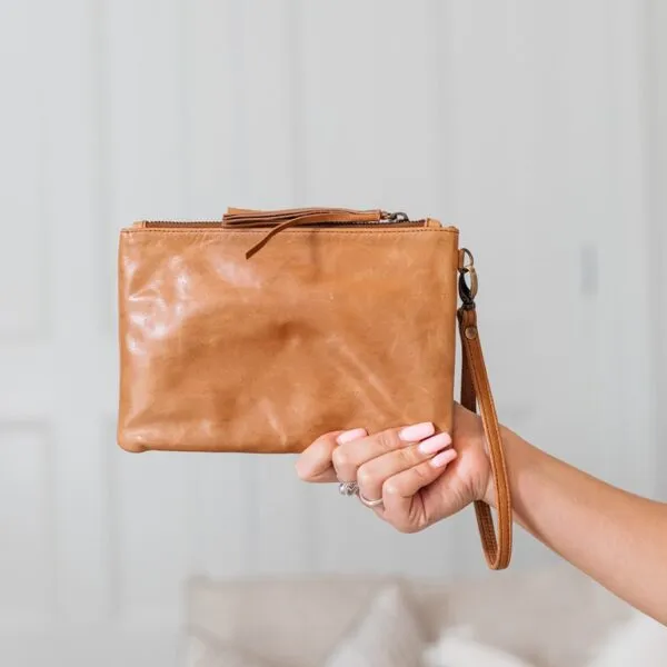 34595 Harmony Tassel Clutch-Vintage Tan