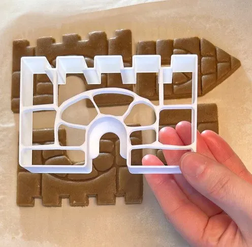 3D Gingerbread Cobblestone Castle - Bonus Prince & Sword Cookie Cutter