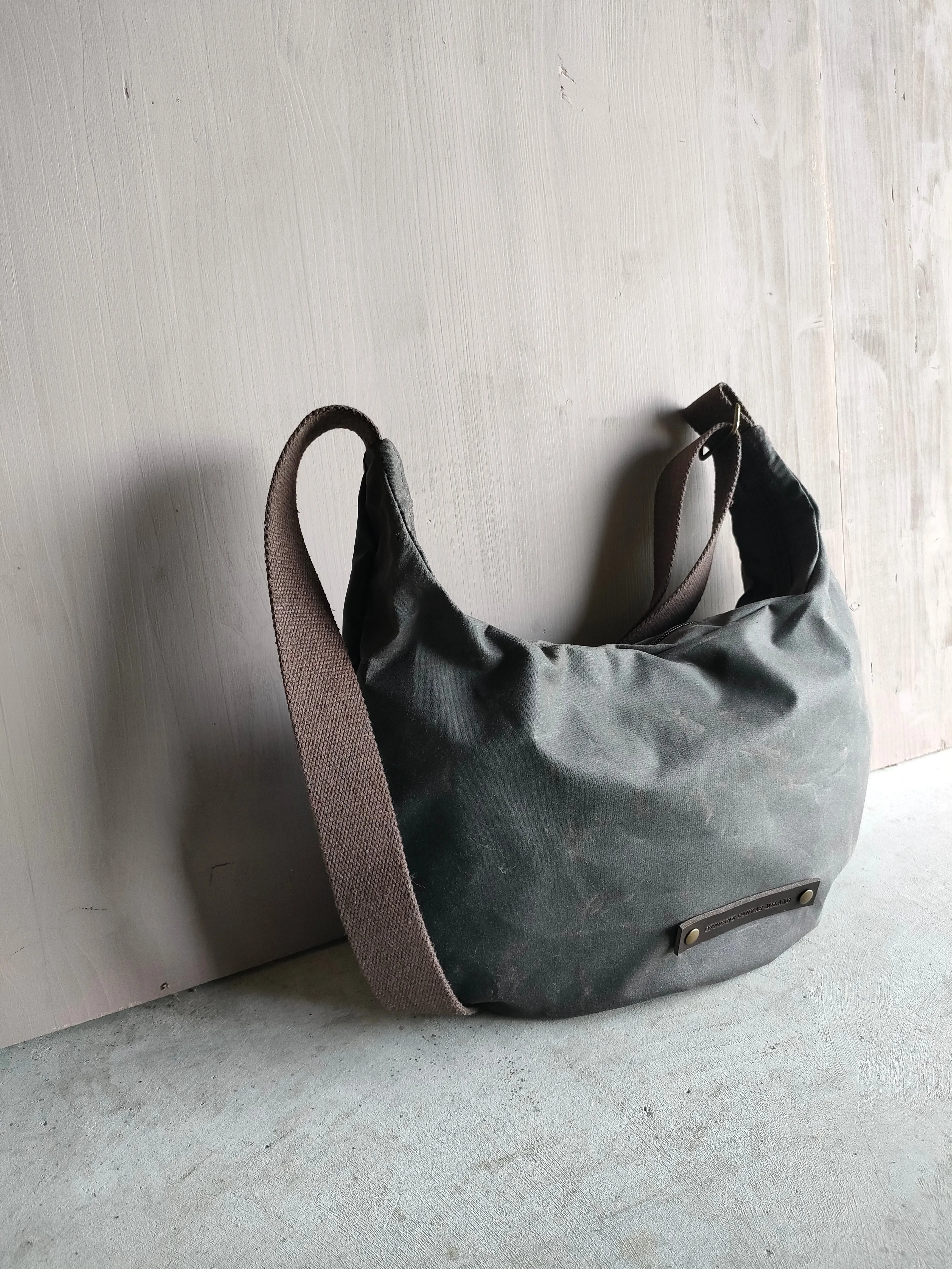 Canvas bag, waxed canvas hobo bag, crossbody bag for women, canvas crossbody bag for men, slouchy hobo bag, large hobo bag, boho crossbody bag