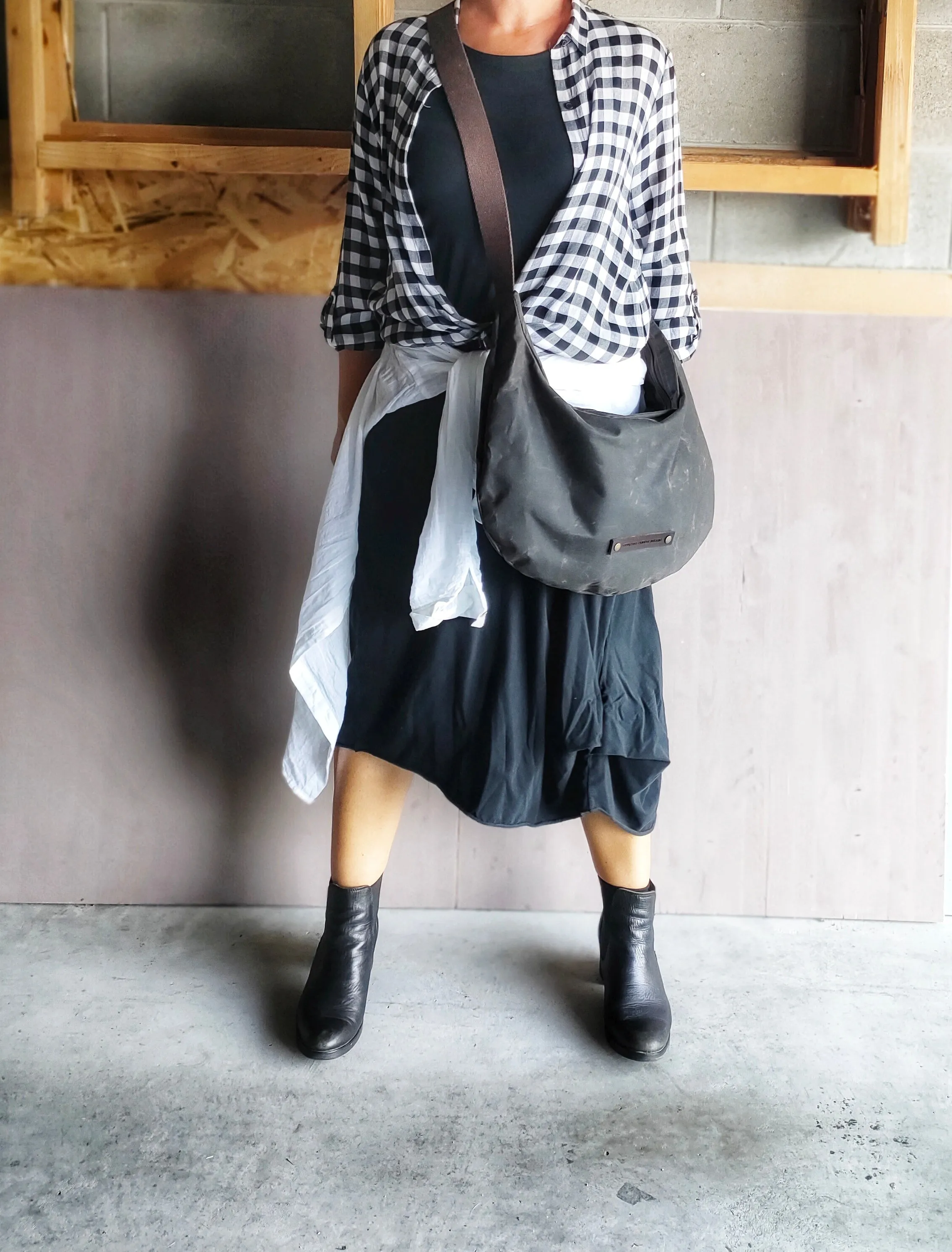 Canvas bag, waxed canvas hobo bag, crossbody bag for women, canvas crossbody bag for men, slouchy hobo bag, large hobo bag, boho crossbody bag