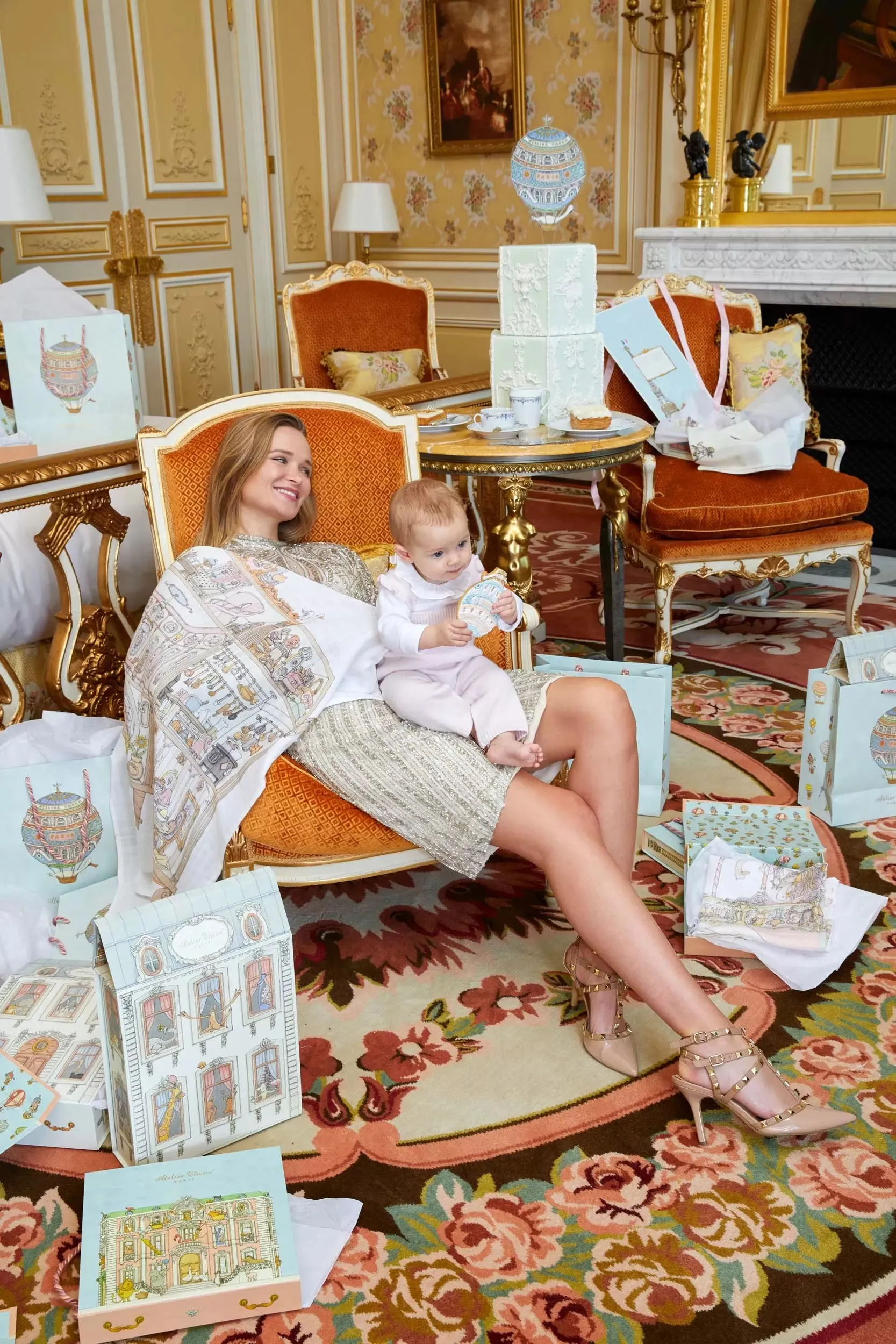 Carré Doll House Swaddle