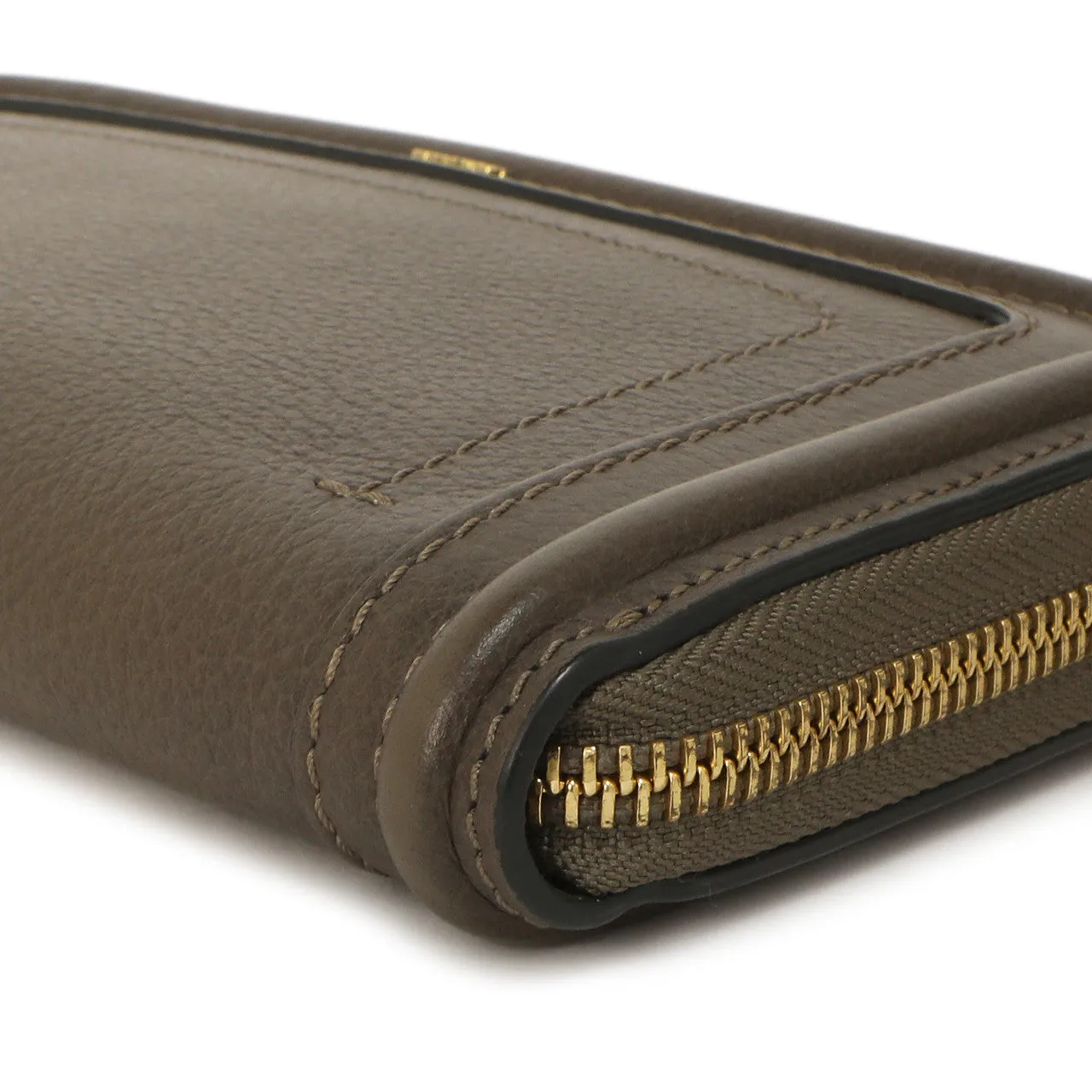 Chloe Rock Calfskin Paraty Long Zip Around Wallet