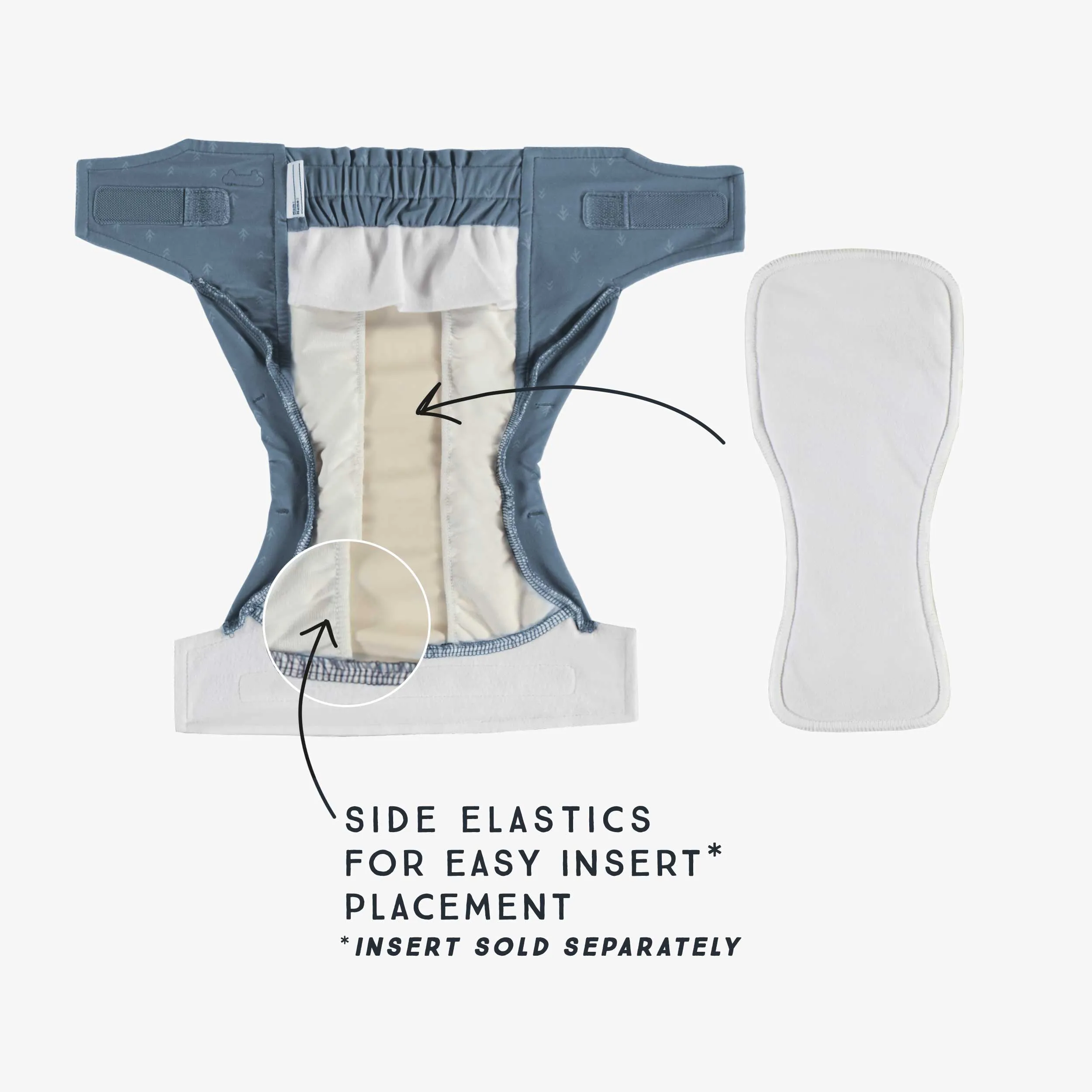 Couche réutilisable ultramince bleu à motif de flèches, bébé || Ultra-thin blue reusable diaper with arrow all over print, baby