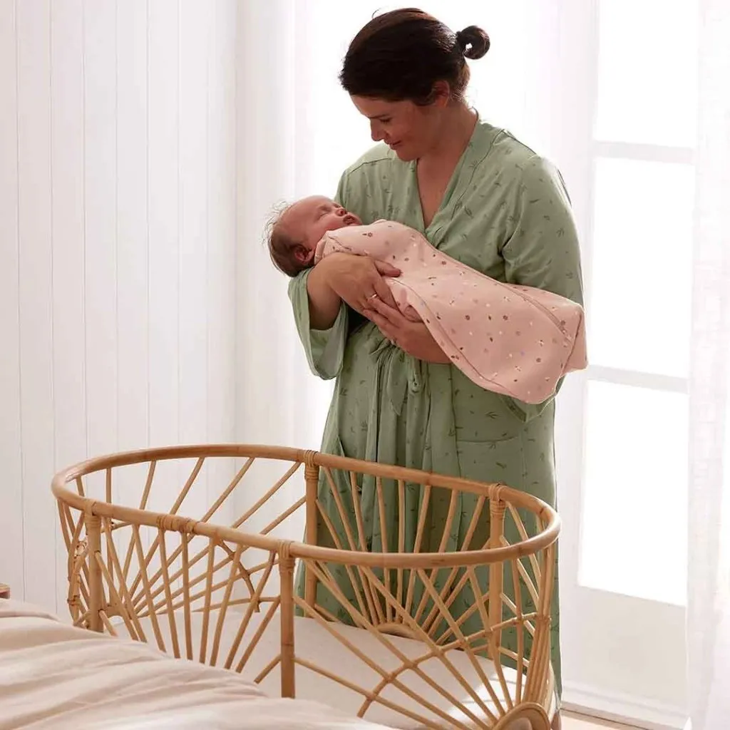 ERGOPOUCH - Organic All Year Cocoon Swaddle Sleeping Bag 1.0 Tog - Daises