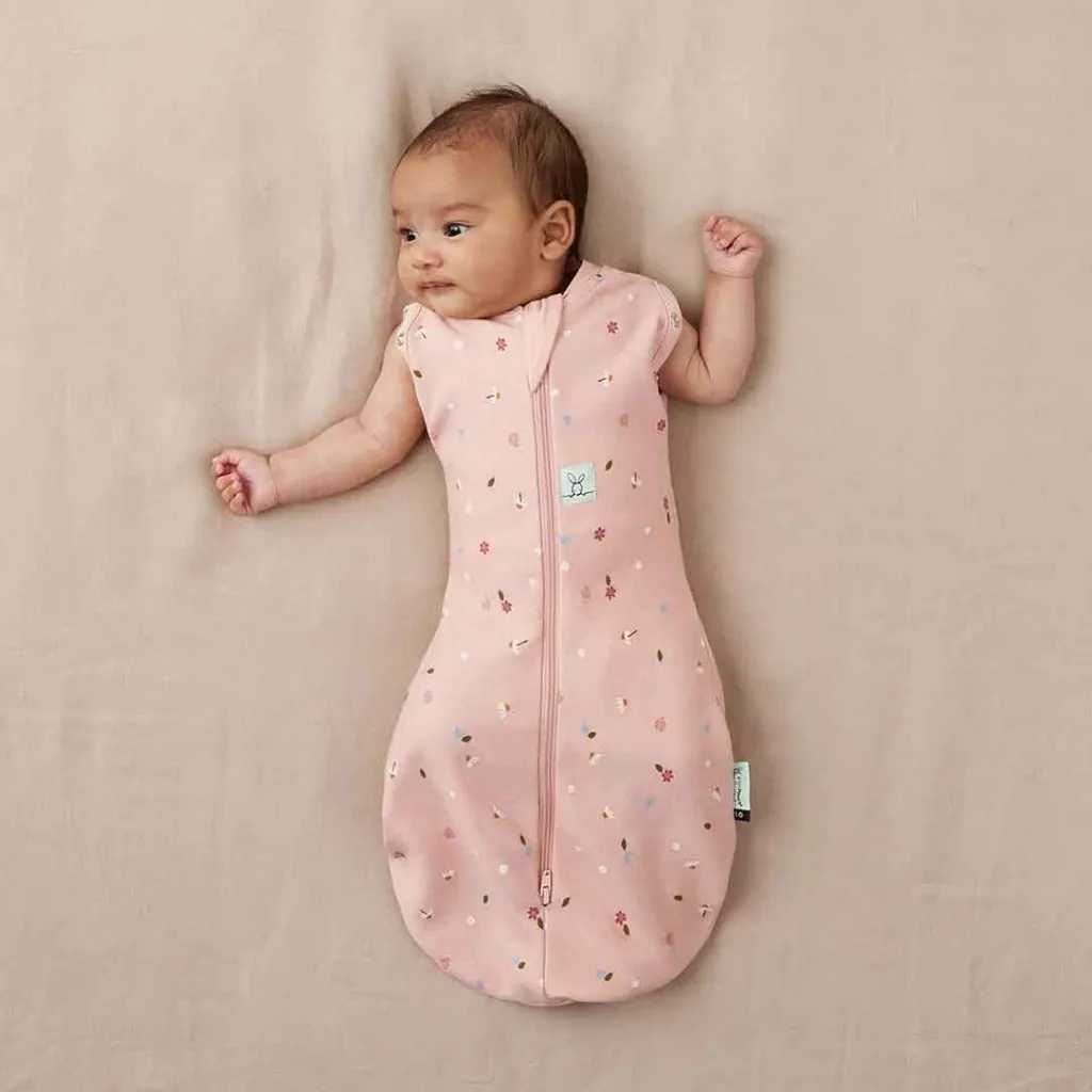 ERGOPOUCH - Organic All Year Cocoon Swaddle Sleeping Bag 1.0 Tog - Daises