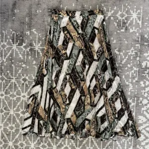 EUC H&amp;M 6 Geometric Patterned Snake Skin Skirt A Line Flowy