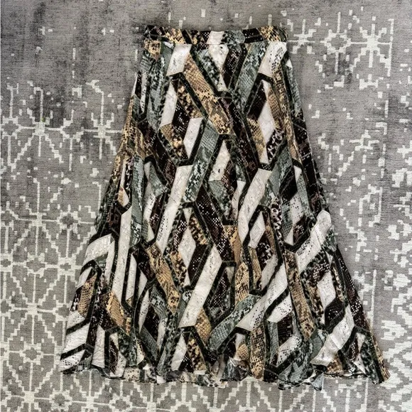 EUC H&amp;M 6 Geometric Patterned Snake Skin Skirt A Line Flowy