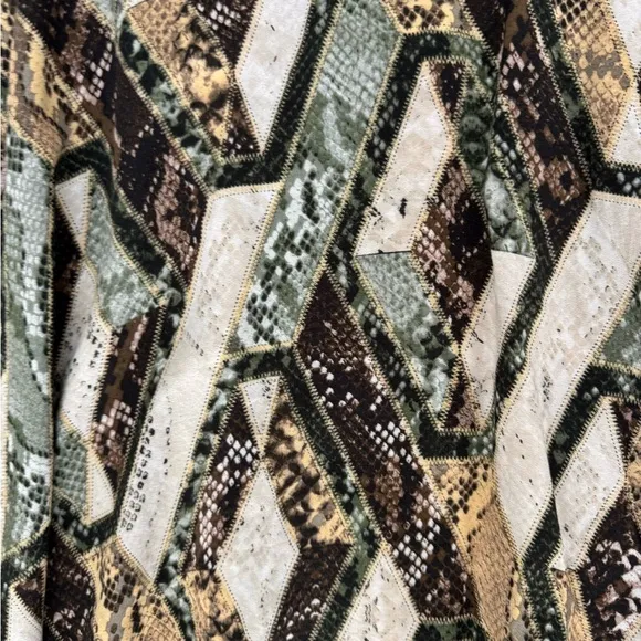 EUC H&amp;M 6 Geometric Patterned Snake Skin Skirt A Line Flowy