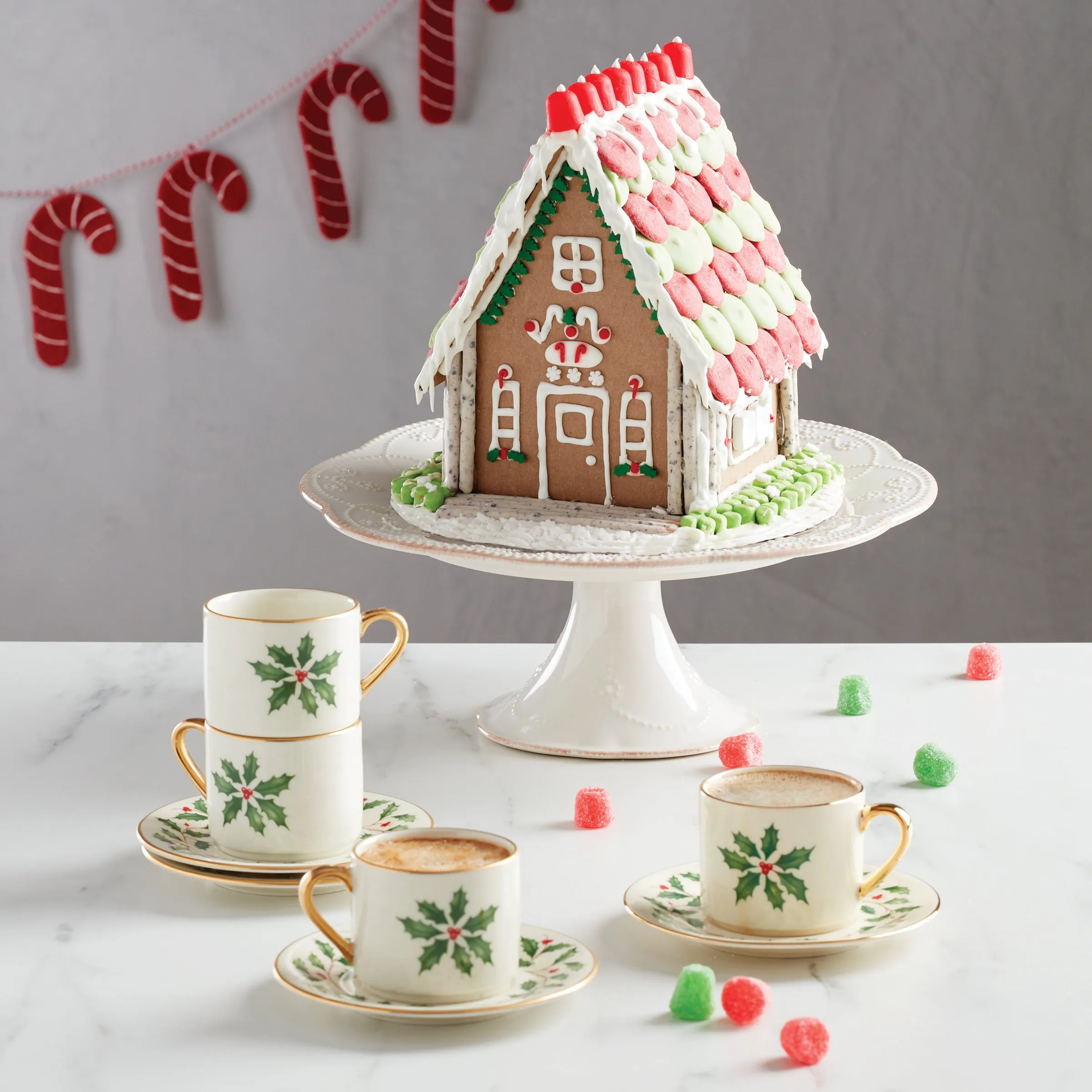 French Perle ™ Pedestal Cake Plate