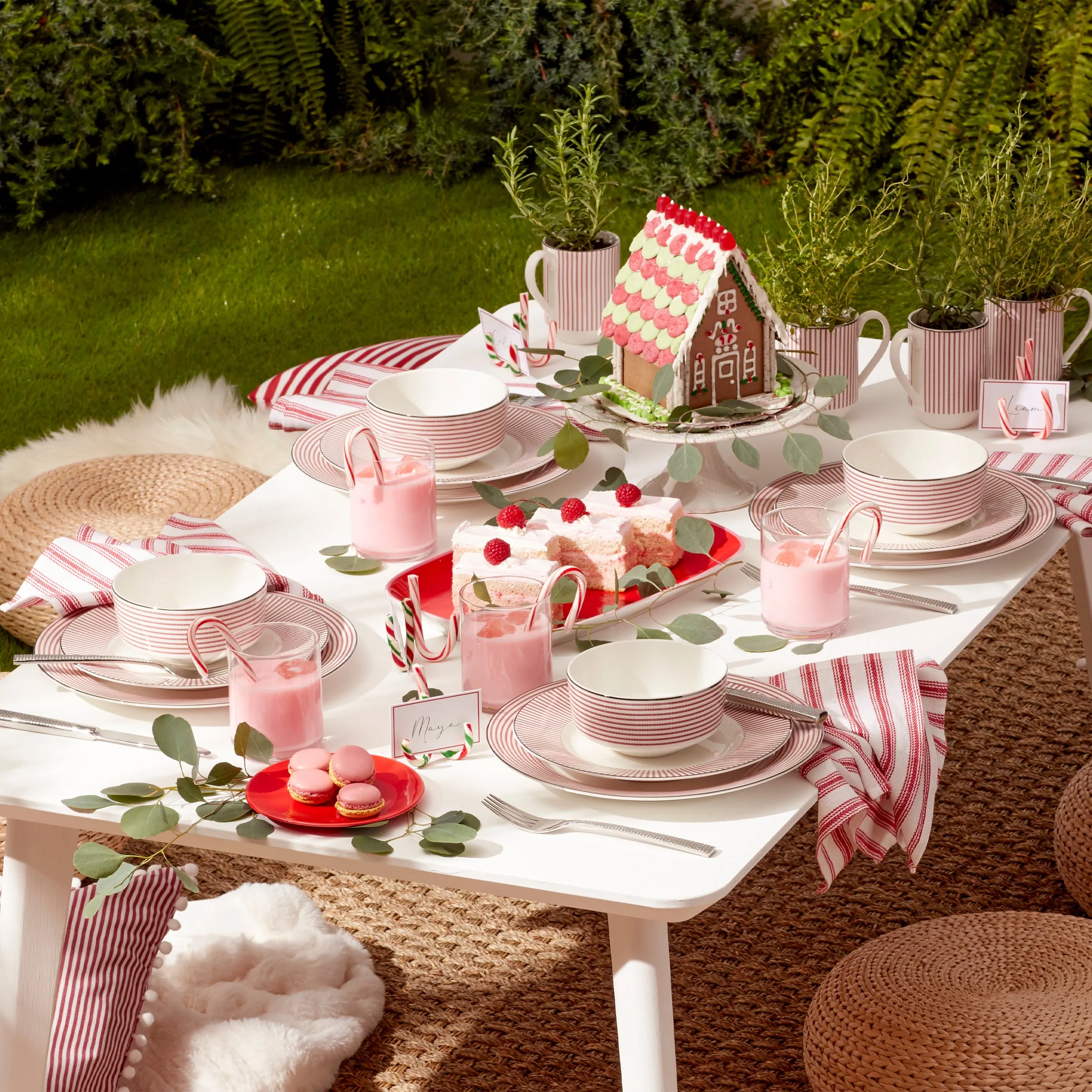 French Perle ™ Pedestal Cake Plate