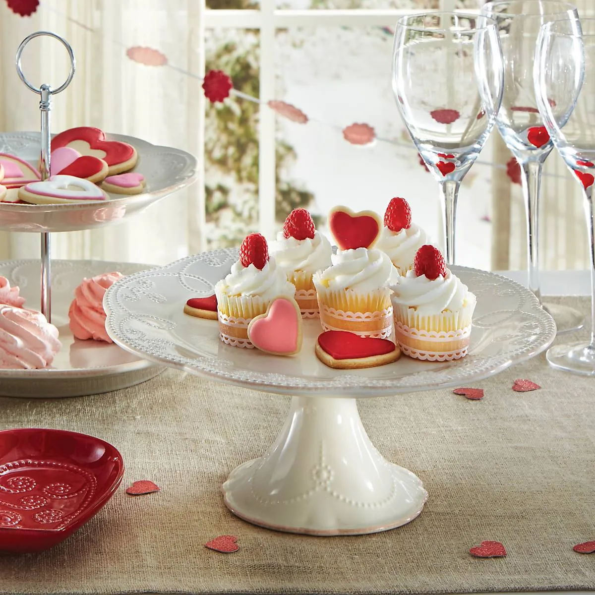 French Perle ™ Pedestal Cake Plate