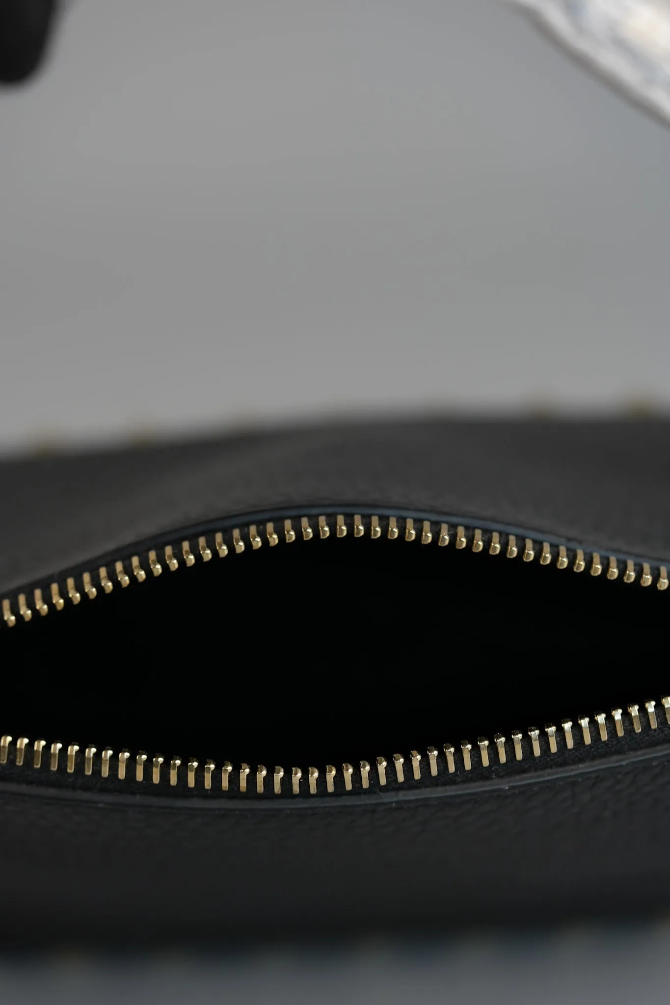Garavani Rockstud Pebbled Calfskin Leather Shoulder Bag
