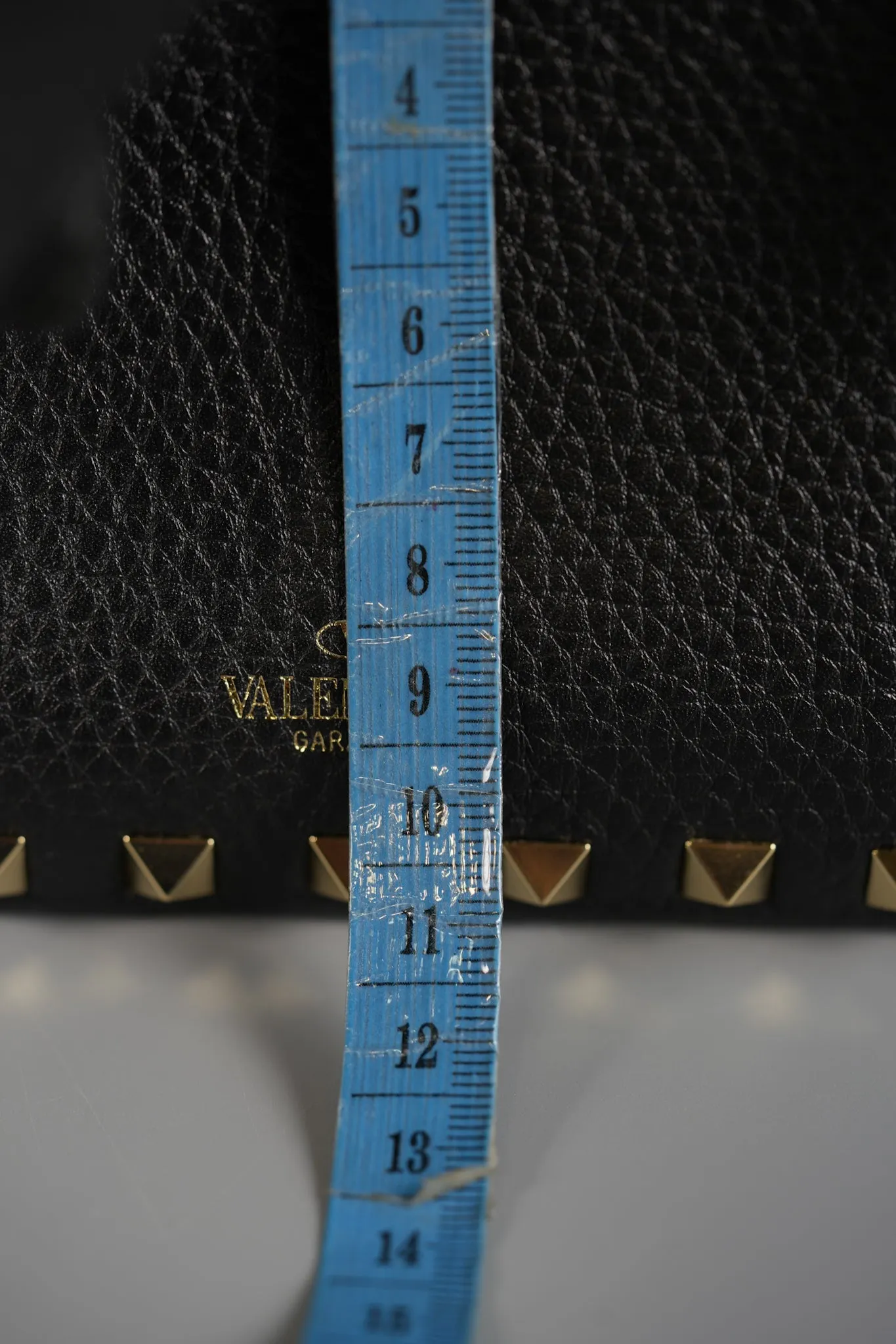 Garavani Rockstud Pebbled Calfskin Leather Shoulder Bag