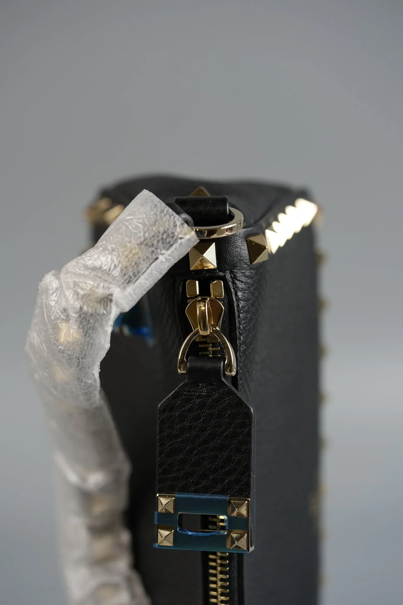 Garavani Rockstud Pebbled Calfskin Leather Shoulder Bag