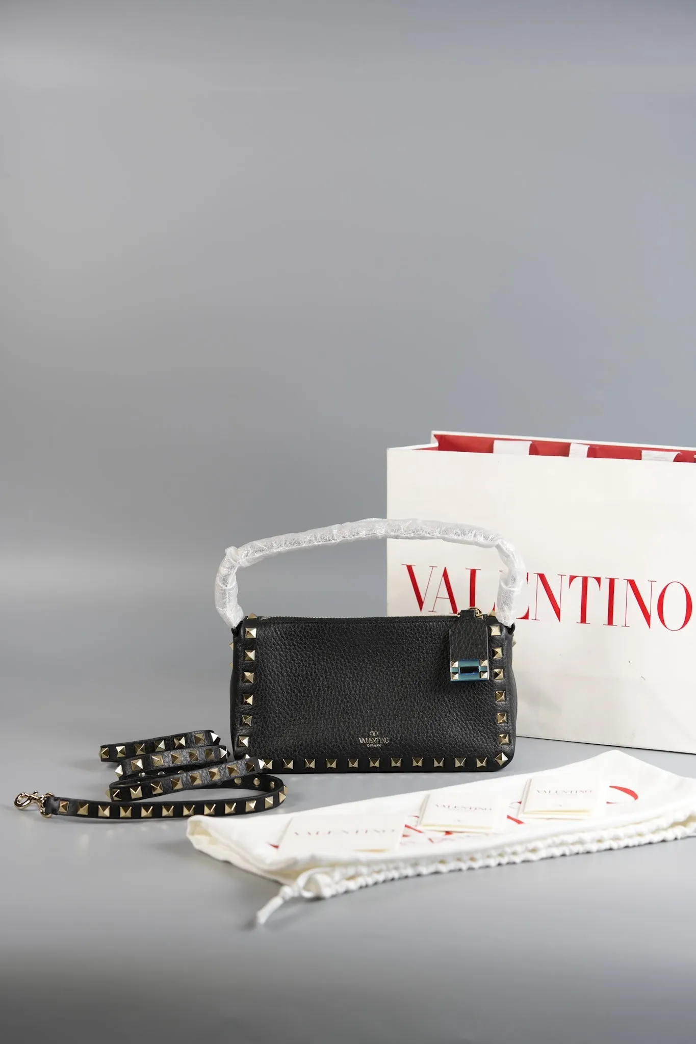 Garavani Rockstud Pebbled Calfskin Leather Shoulder Bag
