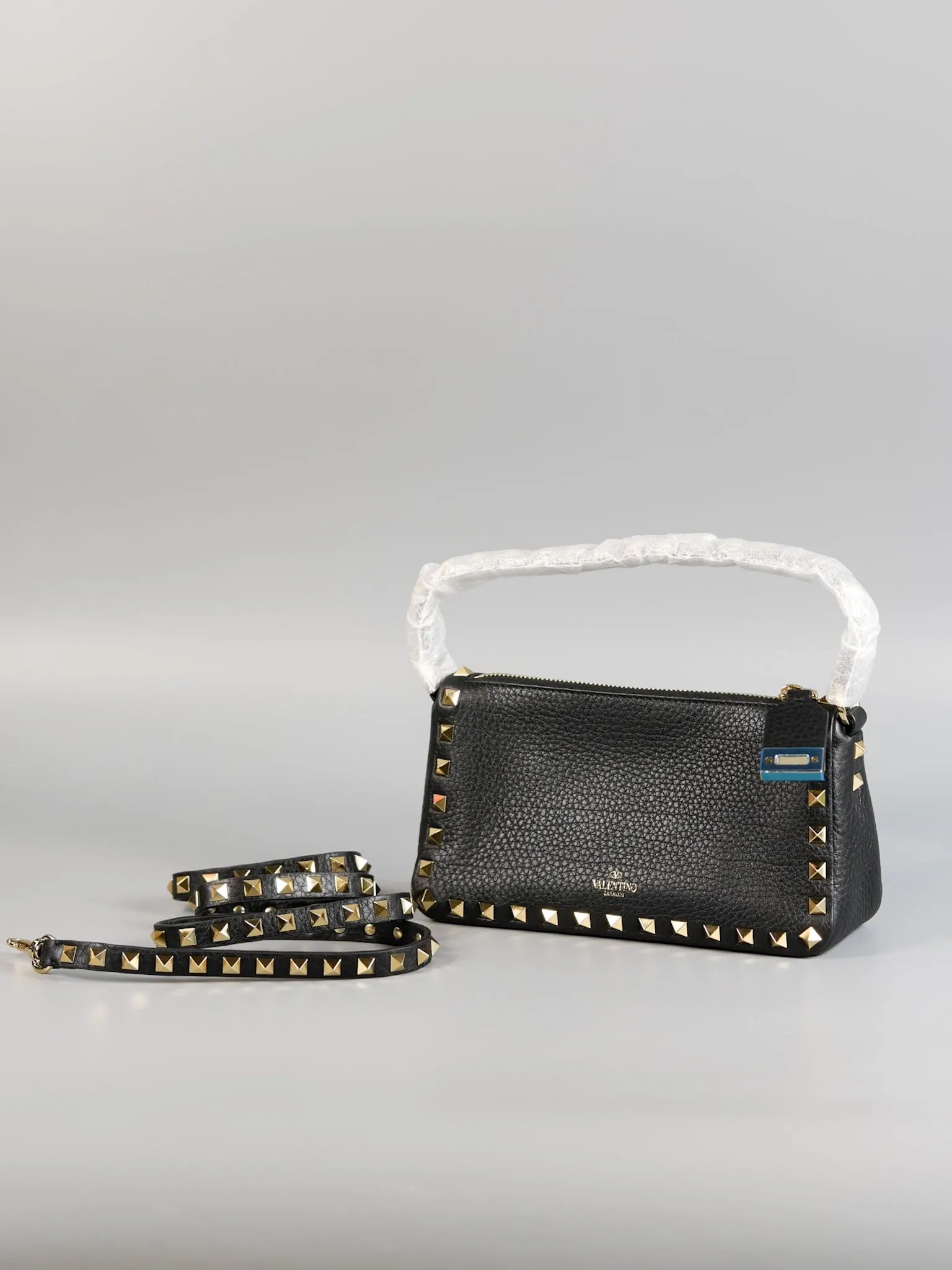 Garavani Rockstud Pebbled Calfskin Leather Shoulder Bag