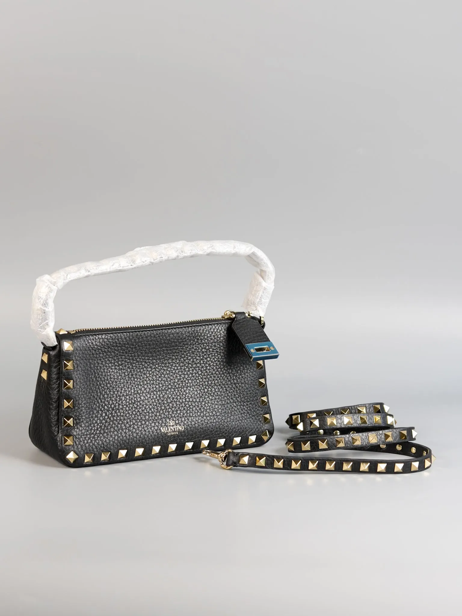 Garavani Rockstud Pebbled Calfskin Leather Shoulder Bag