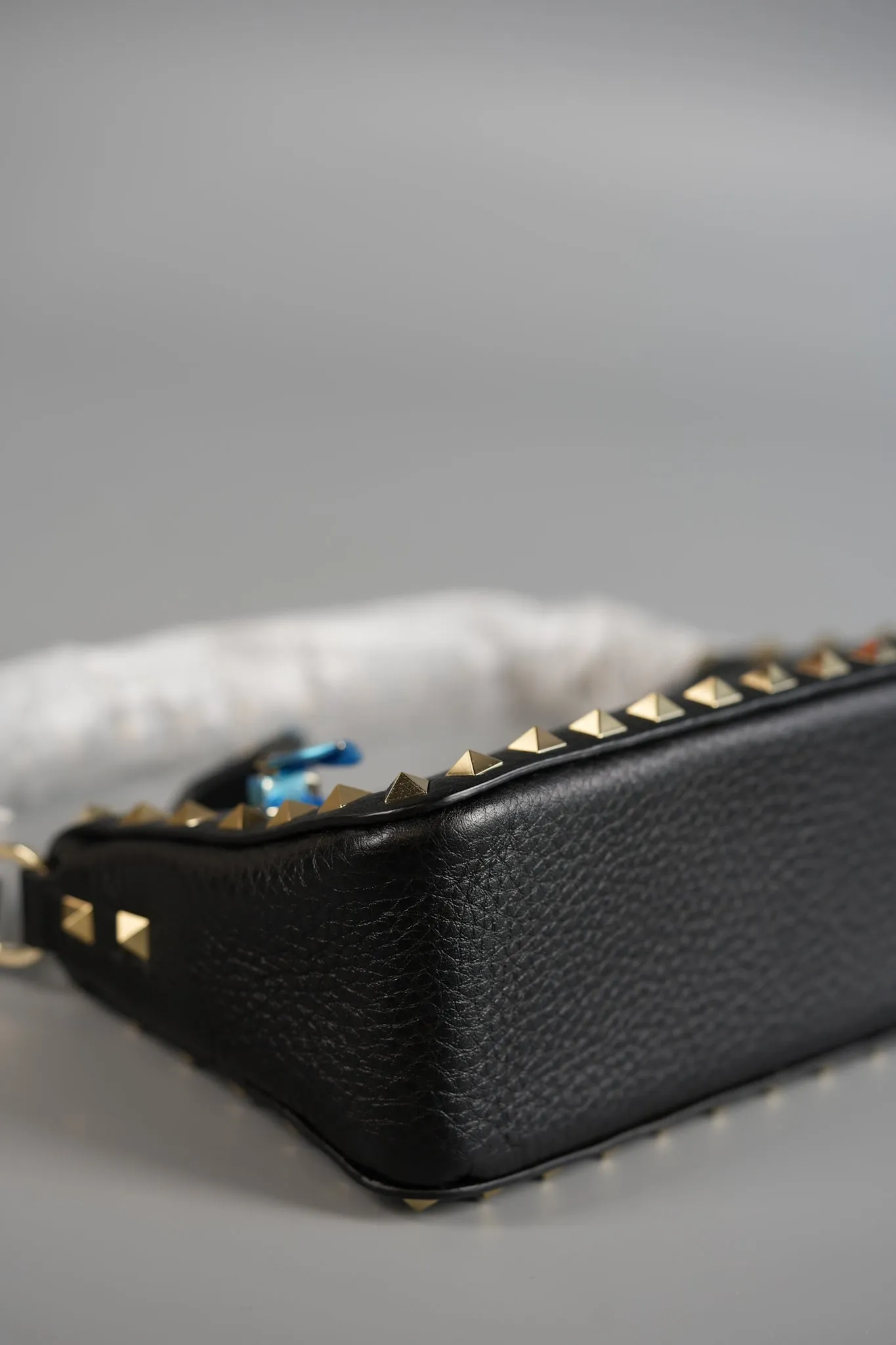 Garavani Rockstud Pebbled Calfskin Leather Shoulder Bag