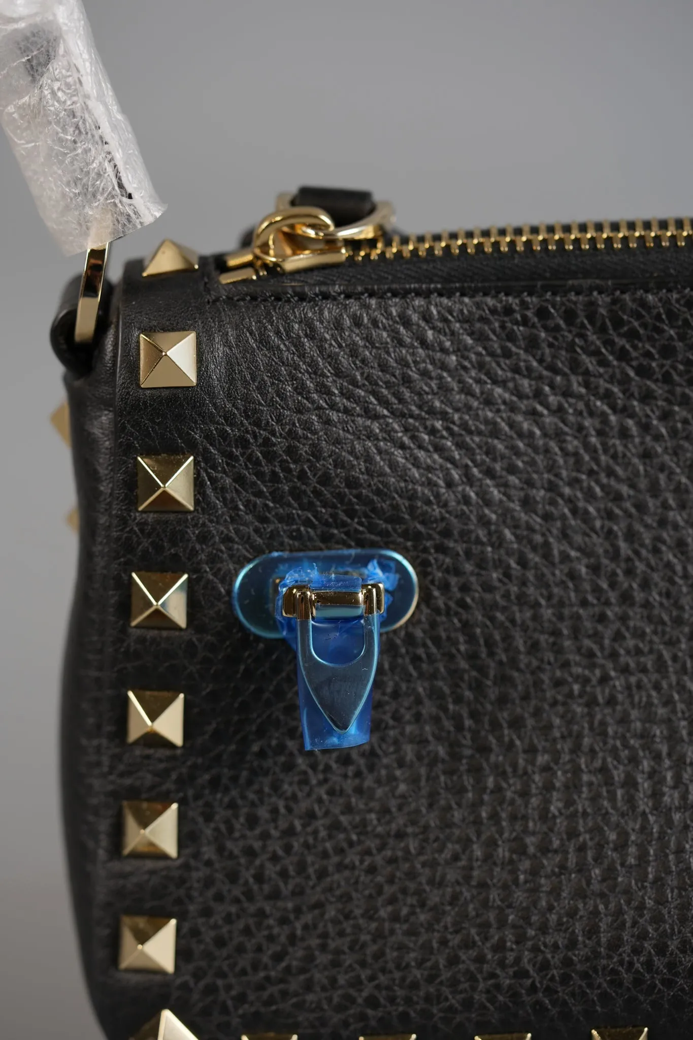 Garavani Rockstud Pebbled Calfskin Leather Shoulder Bag