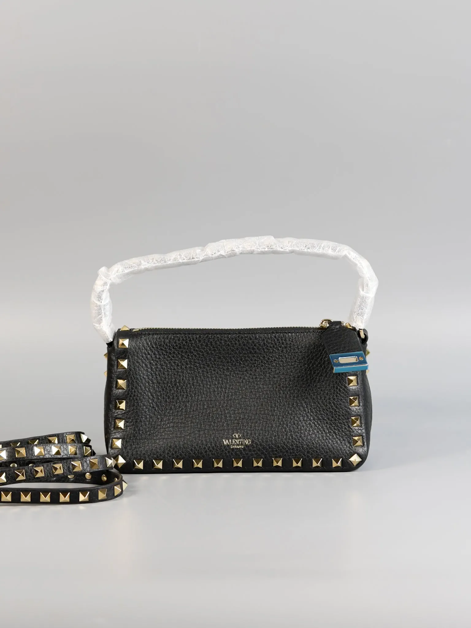 Garavani Rockstud Pebbled Calfskin Leather Shoulder Bag