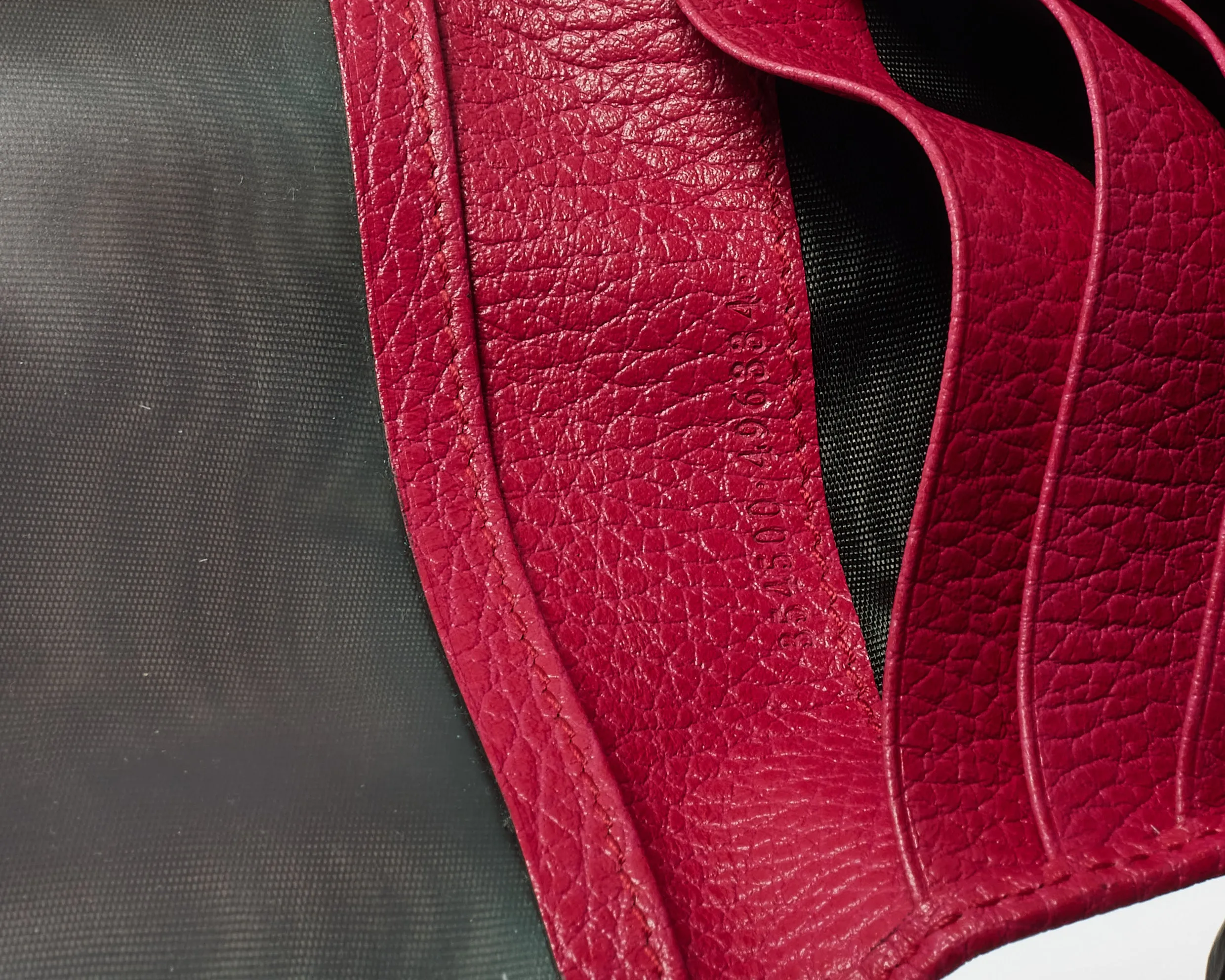 Gucci Fuchsia Calfskin Leather Logo Card Case Wallet