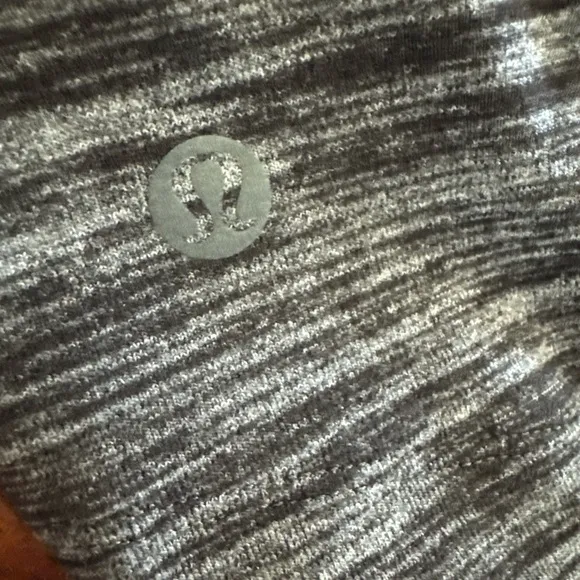 Lululemon &amp; go Where-To Skirt Size 6 Heathered Black