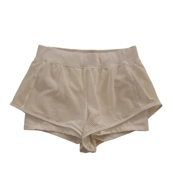 Lululemon Keep Score Shorts 3.5” Size 8 White Mesh Built in Liner Pocket Run