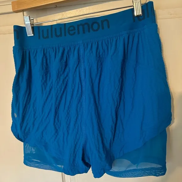 LULULEMON Logo Waistband High-Rise Training Short Poolside