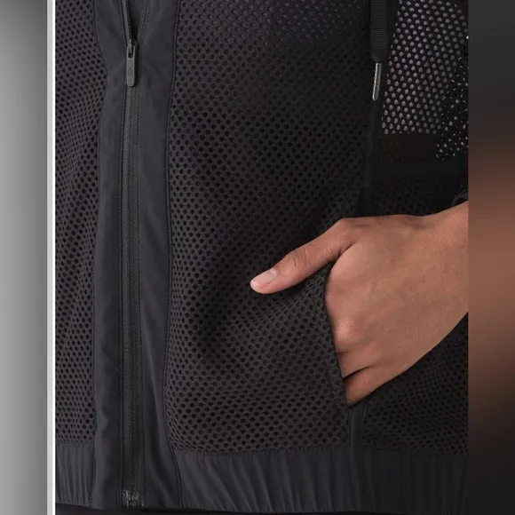 Lululemon Mesh on Mesh Jacket Size Small