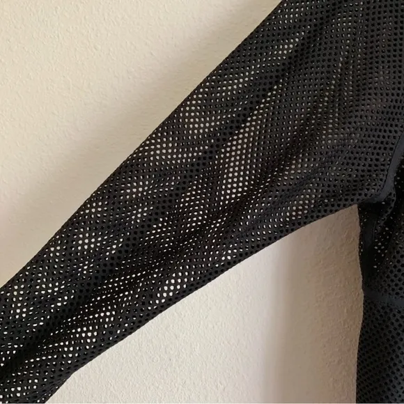 Lululemon Mesh on Mesh Jacket Size Small