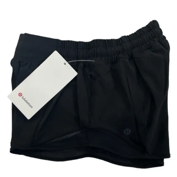 NWT Lululemon Hotty Hot Short High-Rise 2.5&quot; size 6 in Black