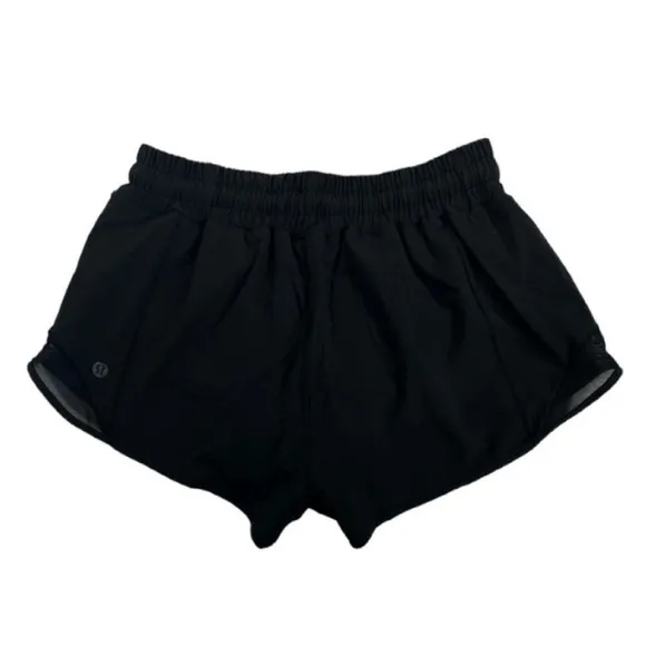 NWT Lululemon Hotty Hot Short High-Rise 2.5&quot; size 6 in Black