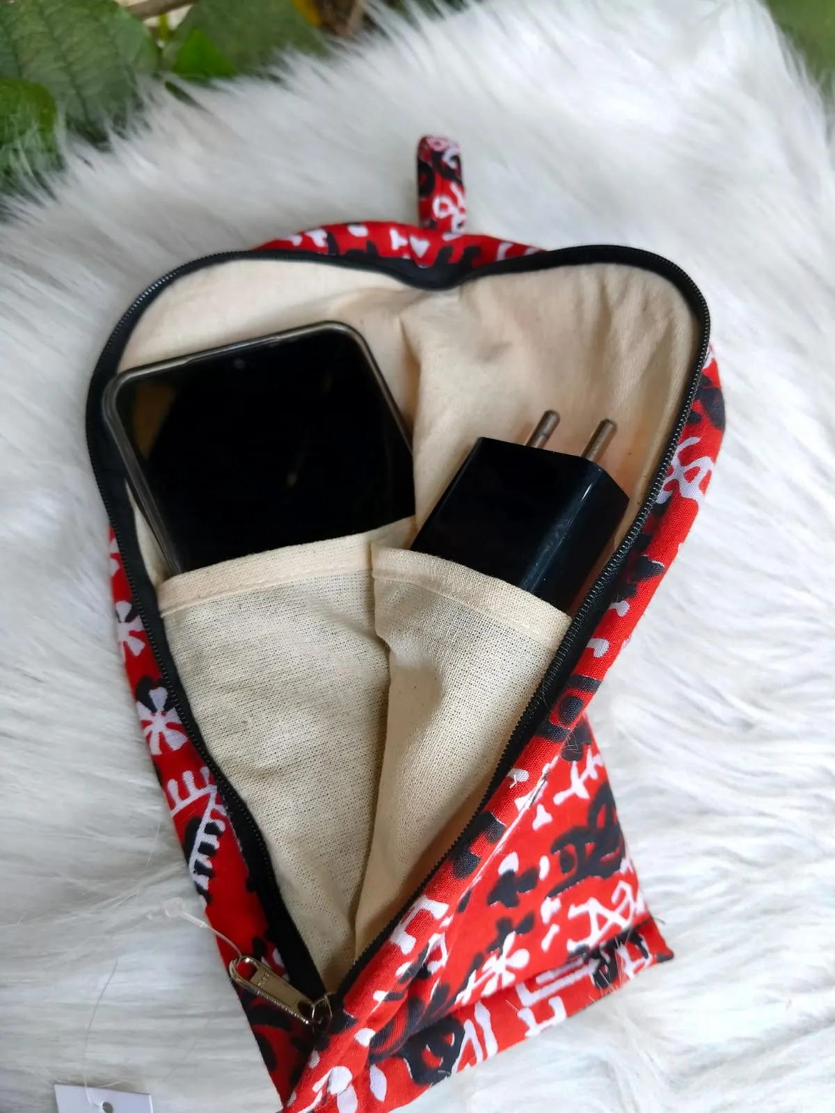 Phone Holder Black Bandhini