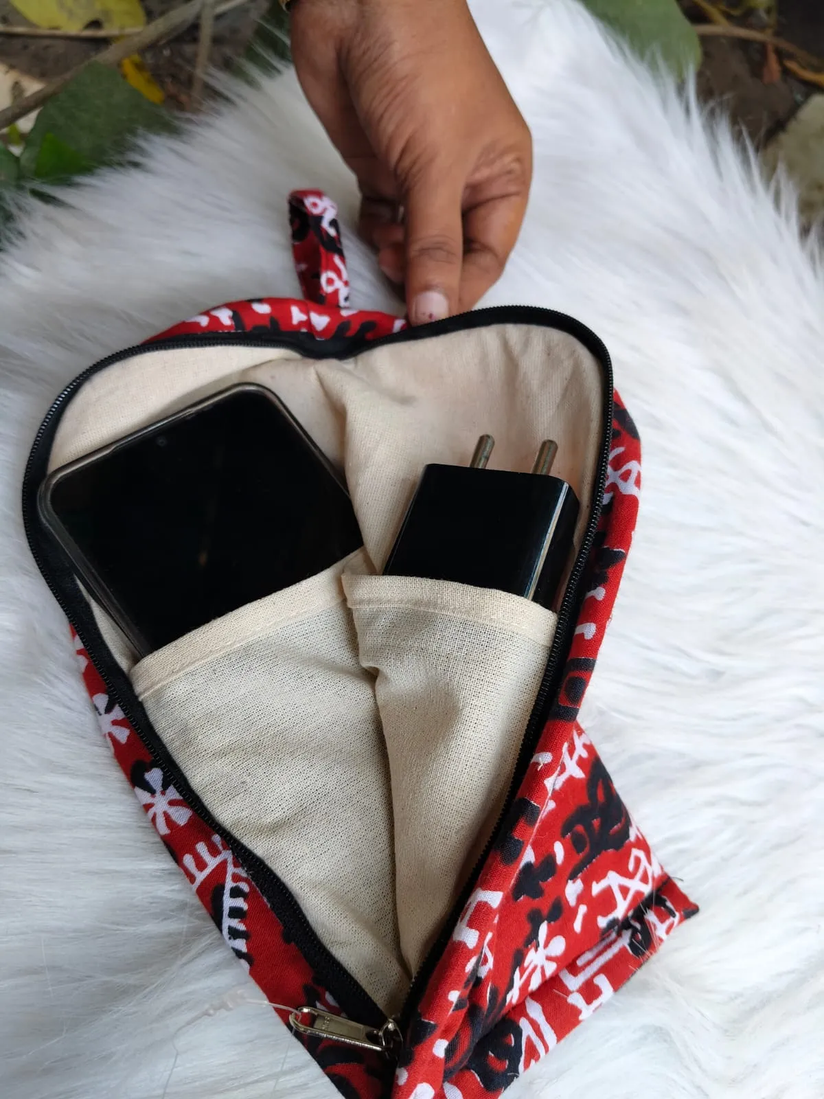 Phone Holder Black Bandhini