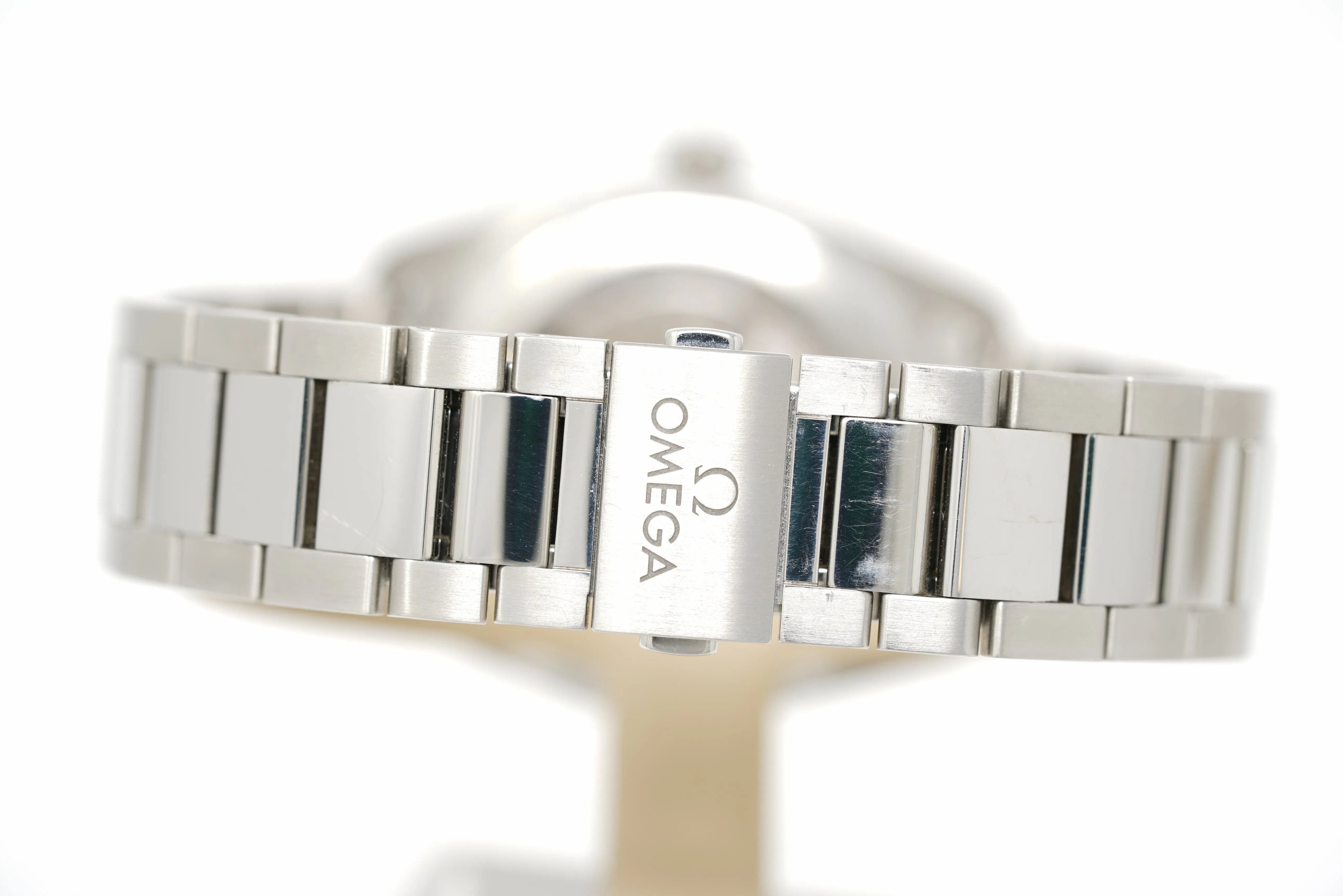 Pre-Owned Omega Seamaster Aqua Terra 220.10.38.20.02.001