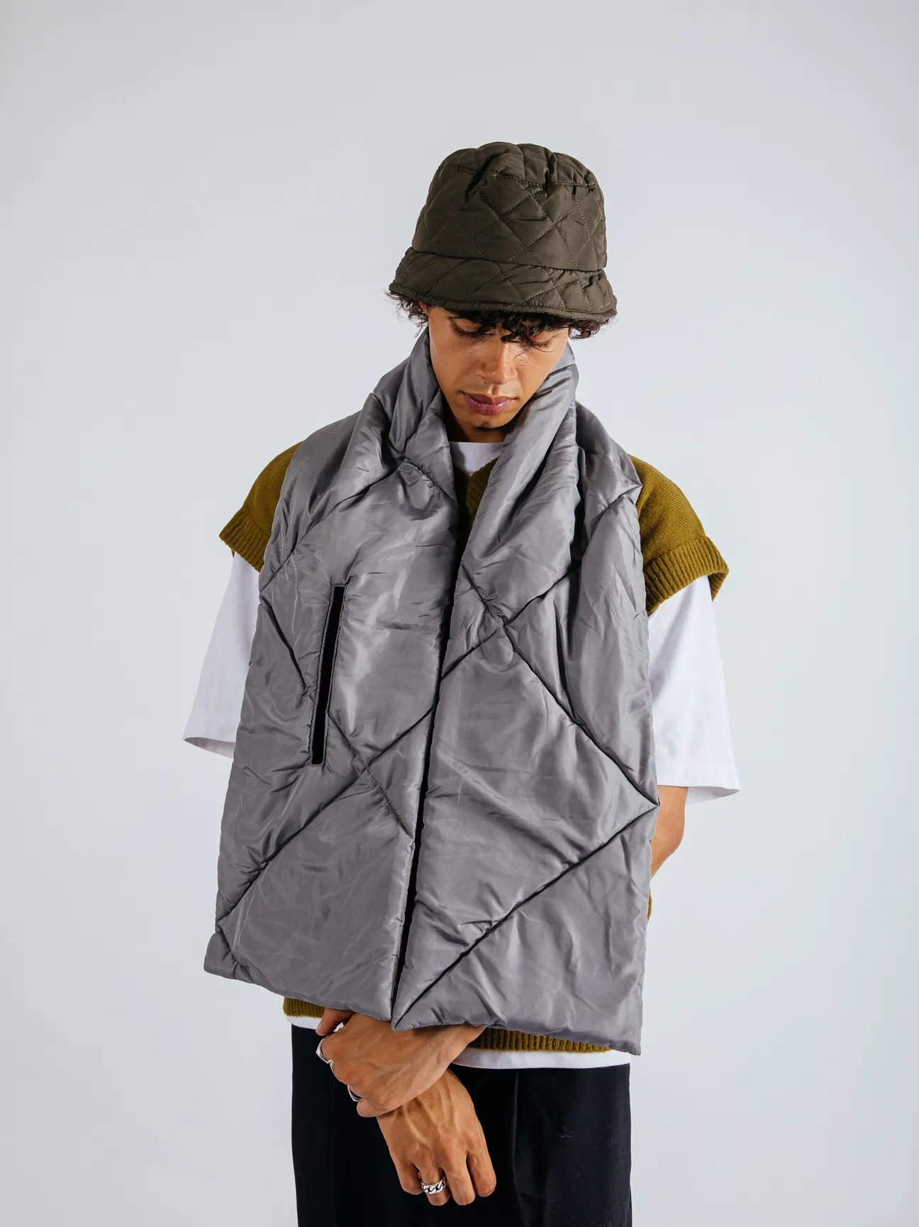 Puffer Scarf in Grey