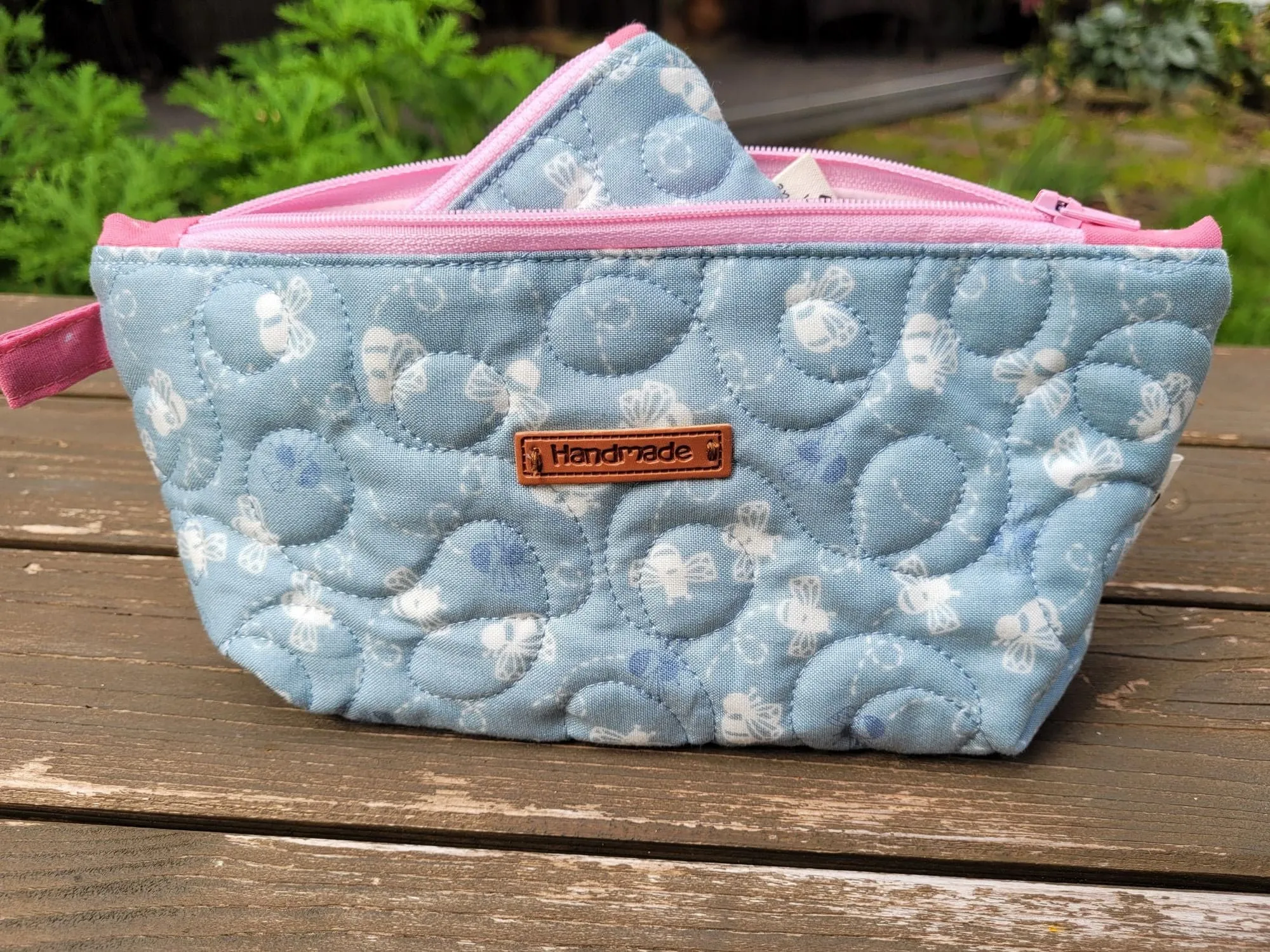 Quilted Zipper Pouch Set, Bee