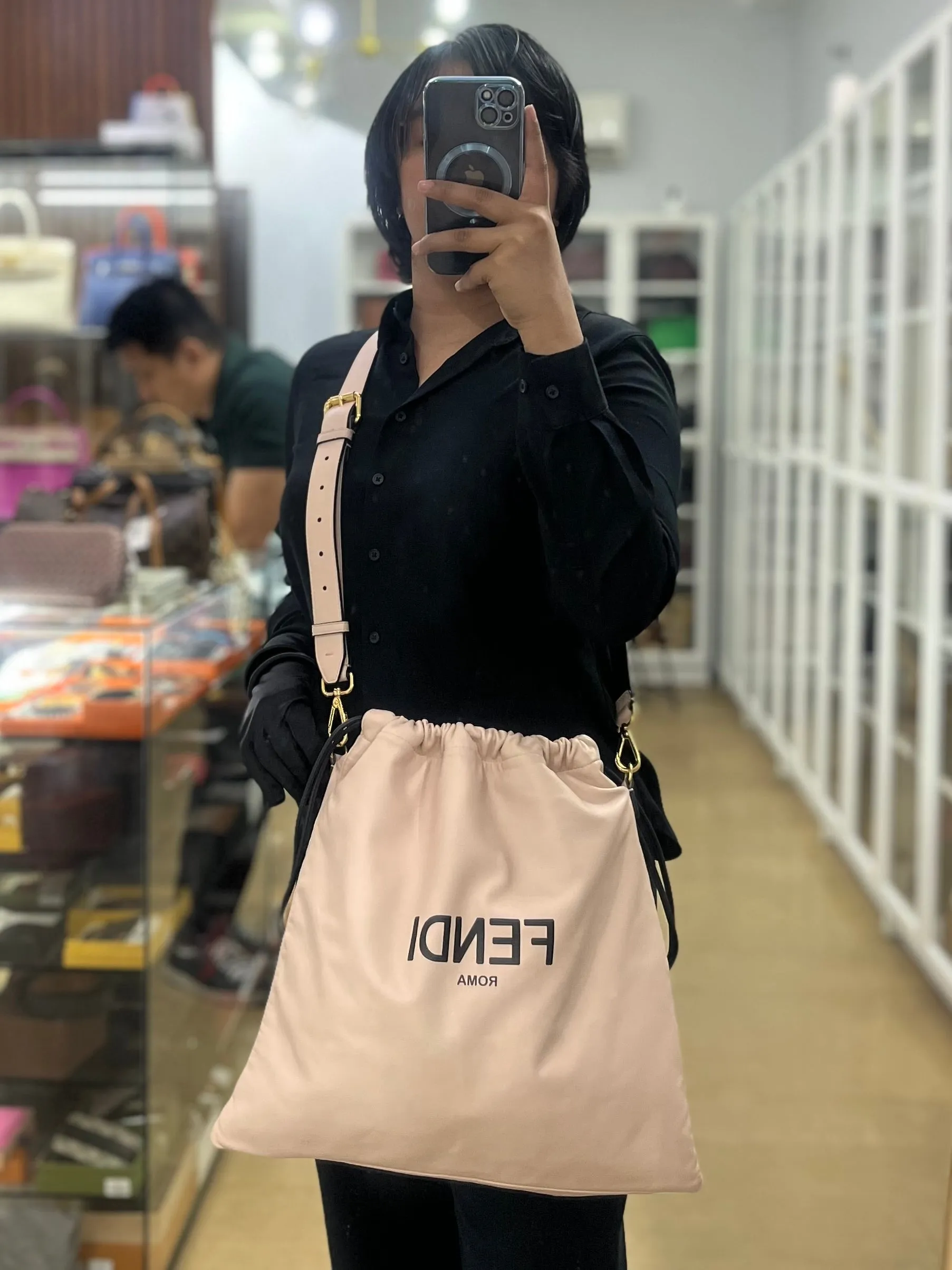 Saccheto Medium Nappa Soft Pink Drawstring Pochette Crossbody Bag