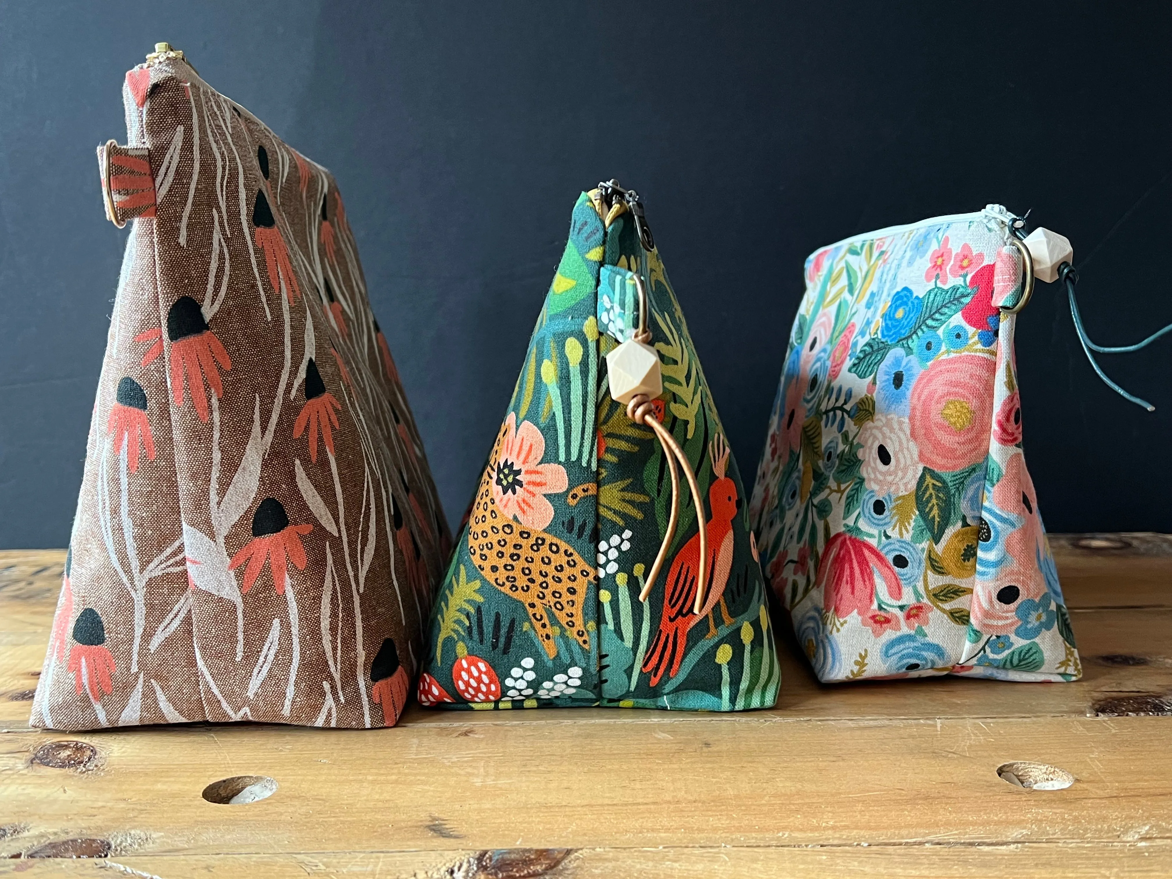 Small 9x6 inch Wet Dry Zipper Pouch, Linen Variations Available