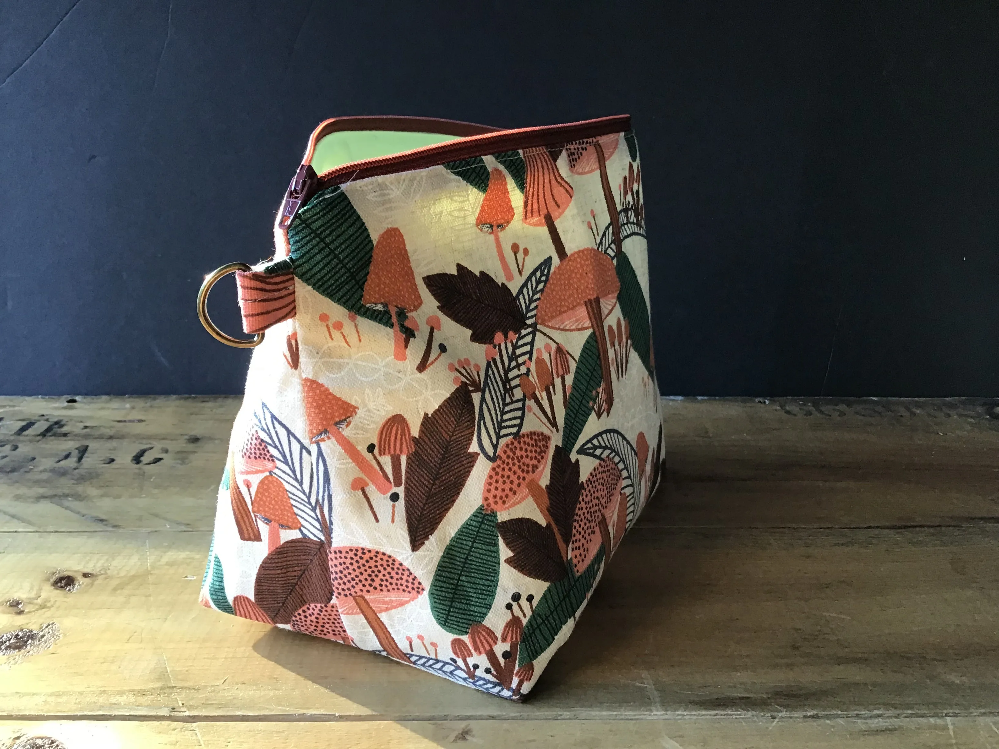 Small 9x6 inch Wet Dry Zipper Pouch, Linen Variations Available