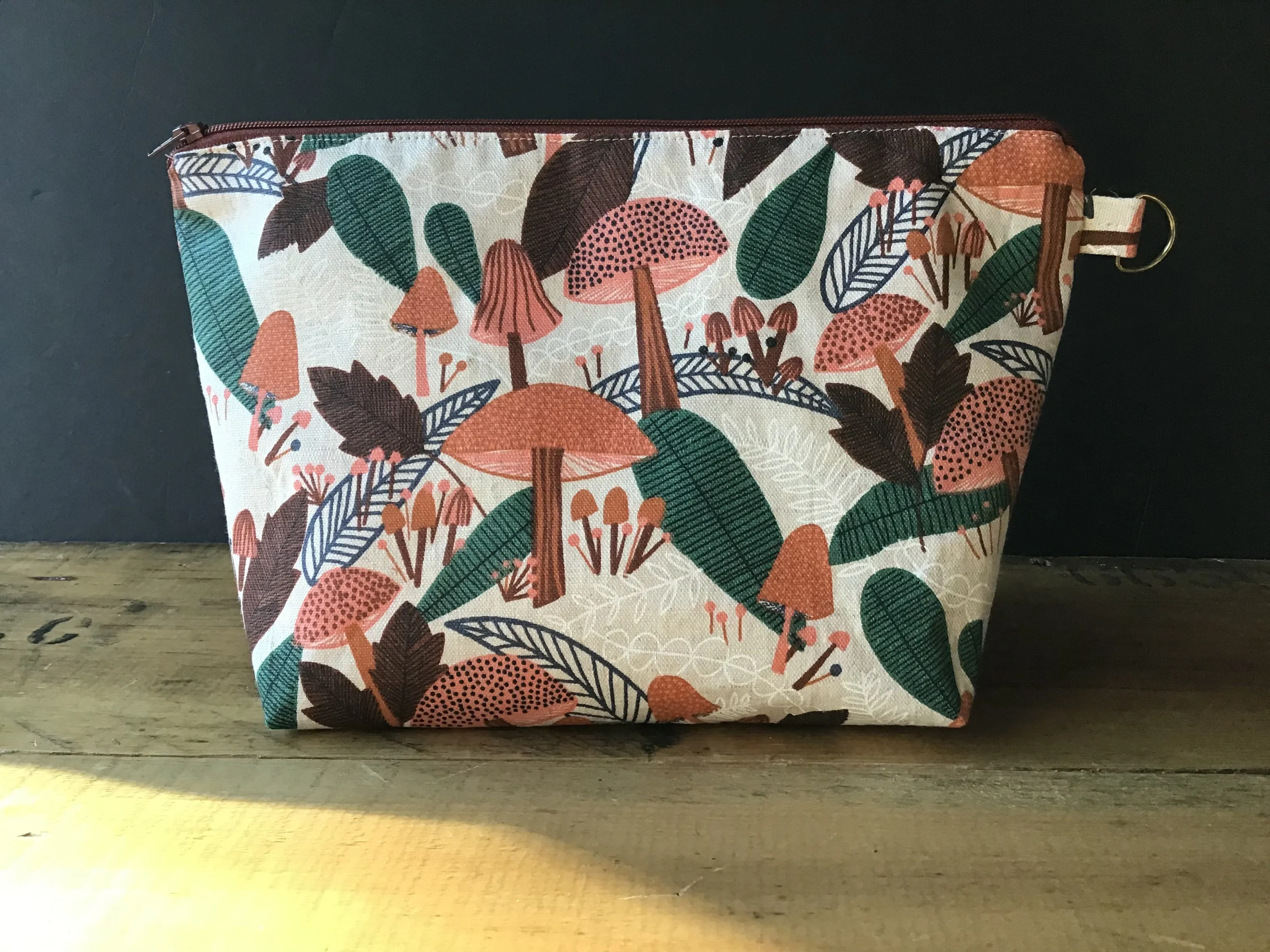 Small 9x6 inch Wet Dry Zipper Pouch, Linen Variations Available