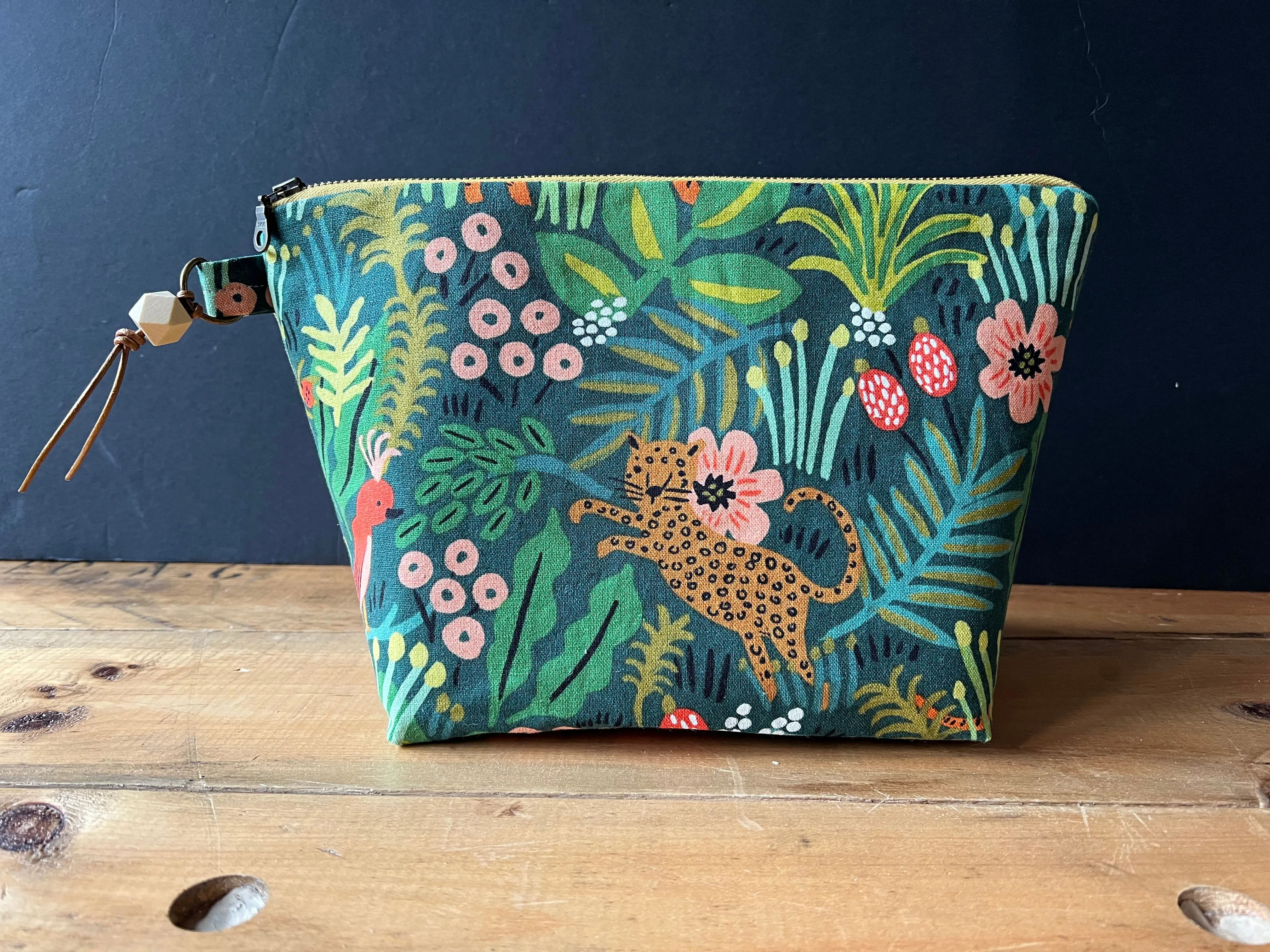 Small 9x6 inch Wet Dry Zipper Pouch, Linen Variations Available