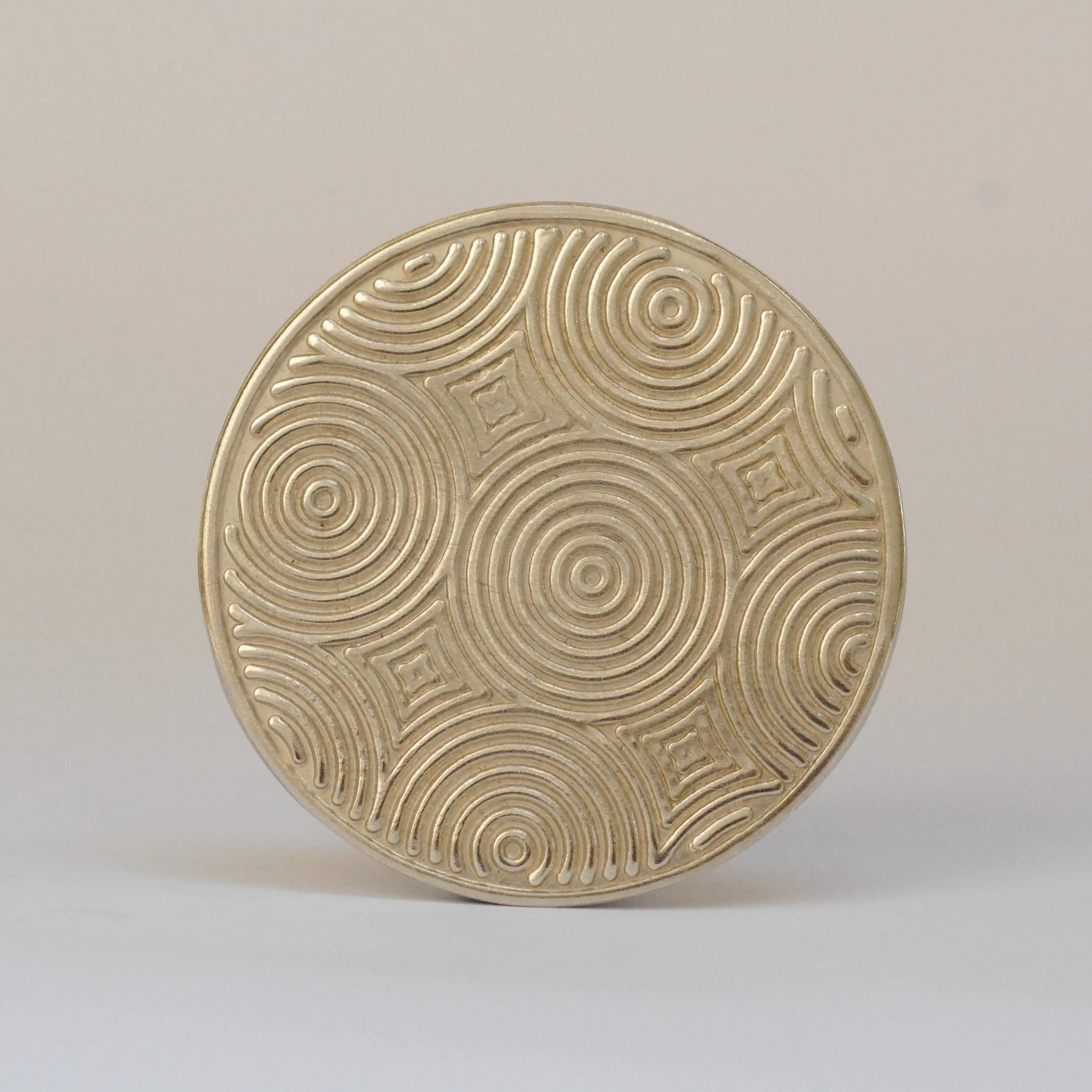 Textured round disc, patterned disk 40mm concentric circle design