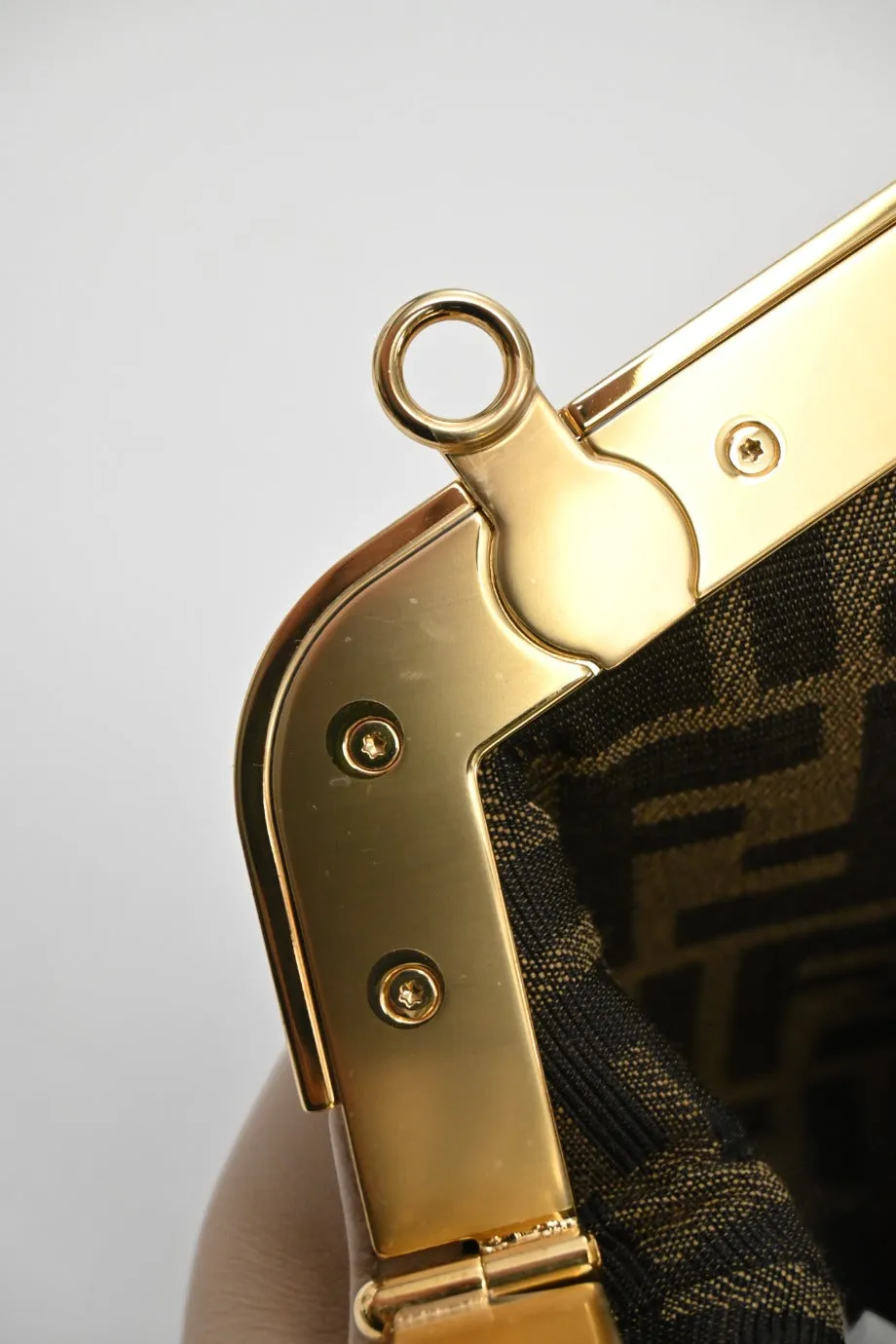 [WB5786] Fendi | Cross-Body Bag