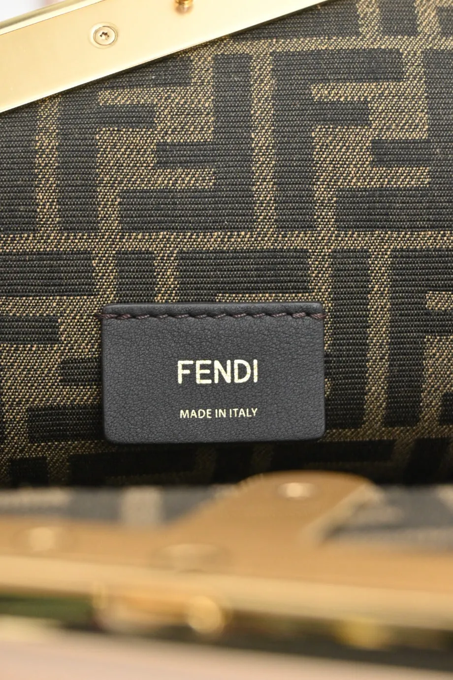 [WB5786] Fendi | Cross-Body Bag