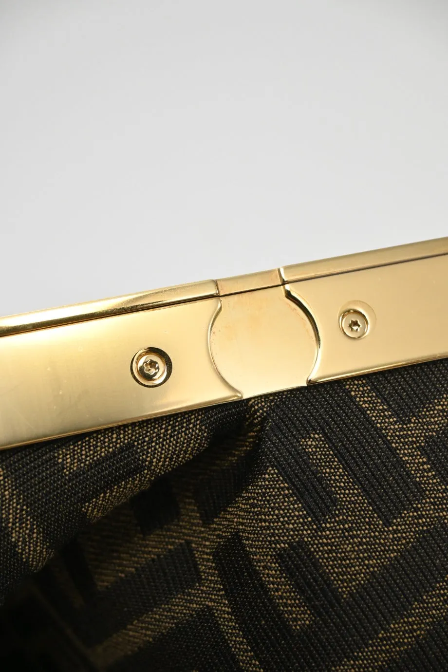 [WB5786] Fendi | Cross-Body Bag