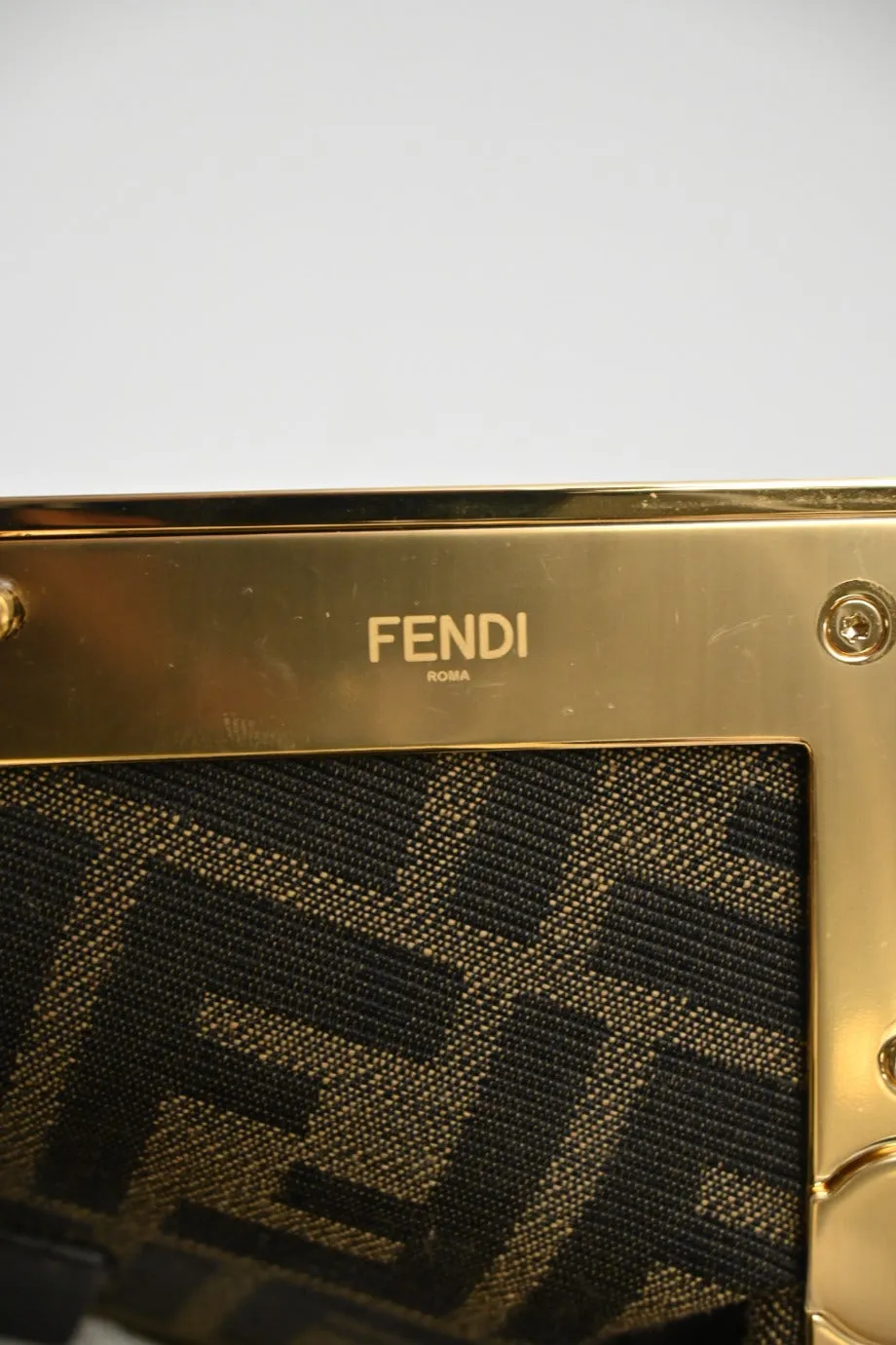 [WB5786] Fendi | Cross-Body Bag