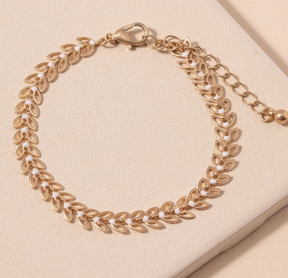 White Dot Leaf Pattern Chain Bracelet