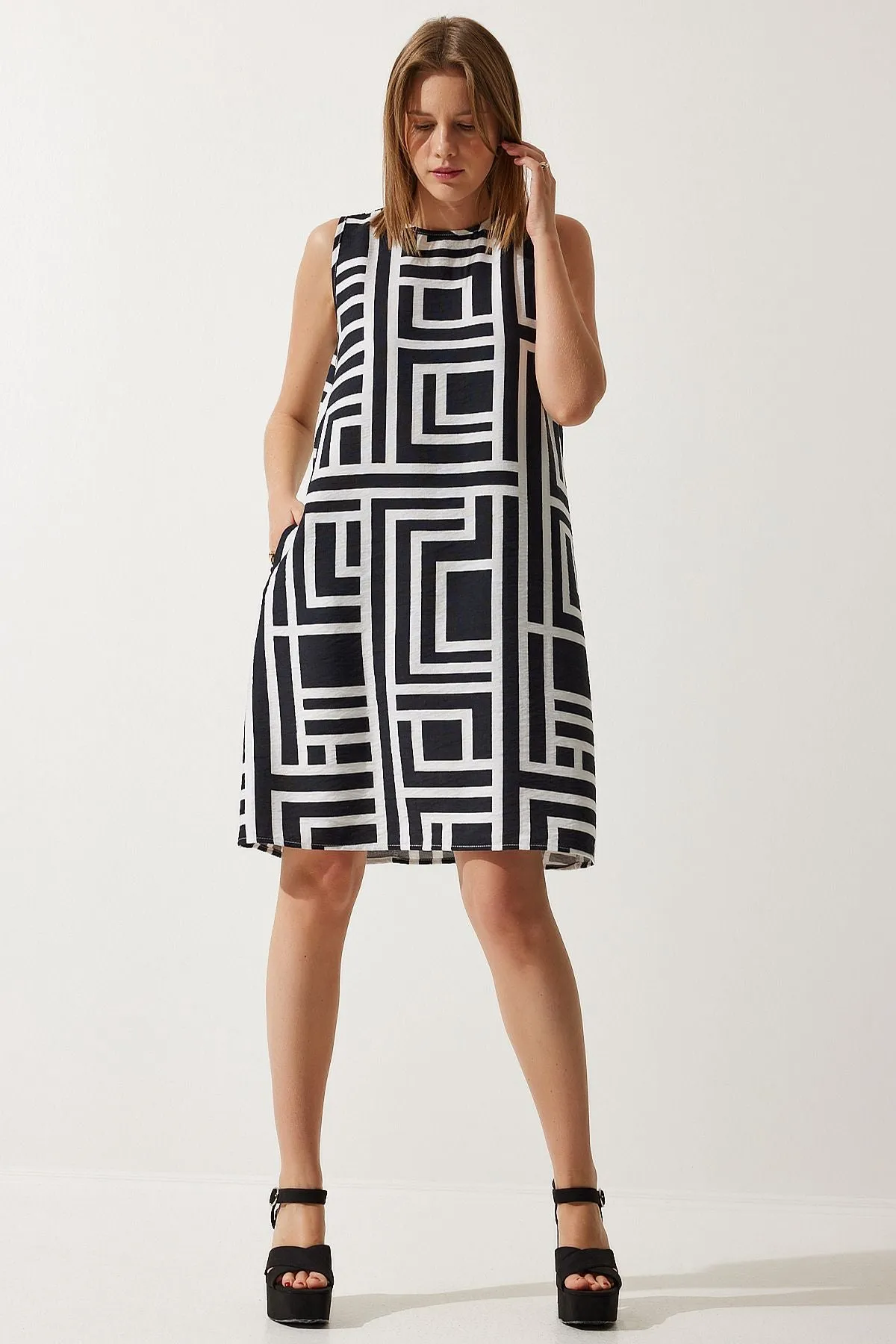 Woman Live White Black Patterned Summer Bell Dress BV00053