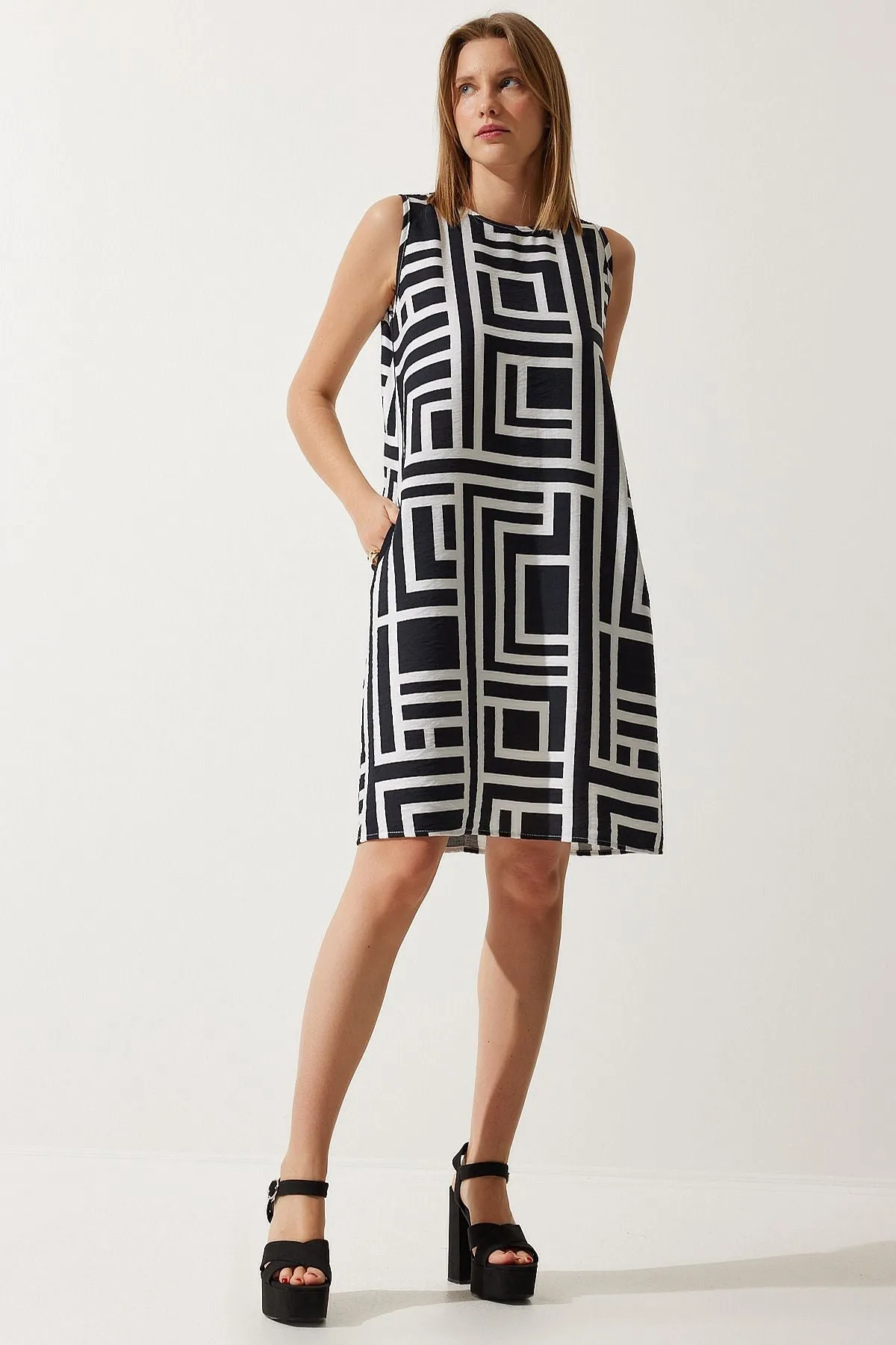 Woman Live White Black Patterned Summer Bell Dress BV00053